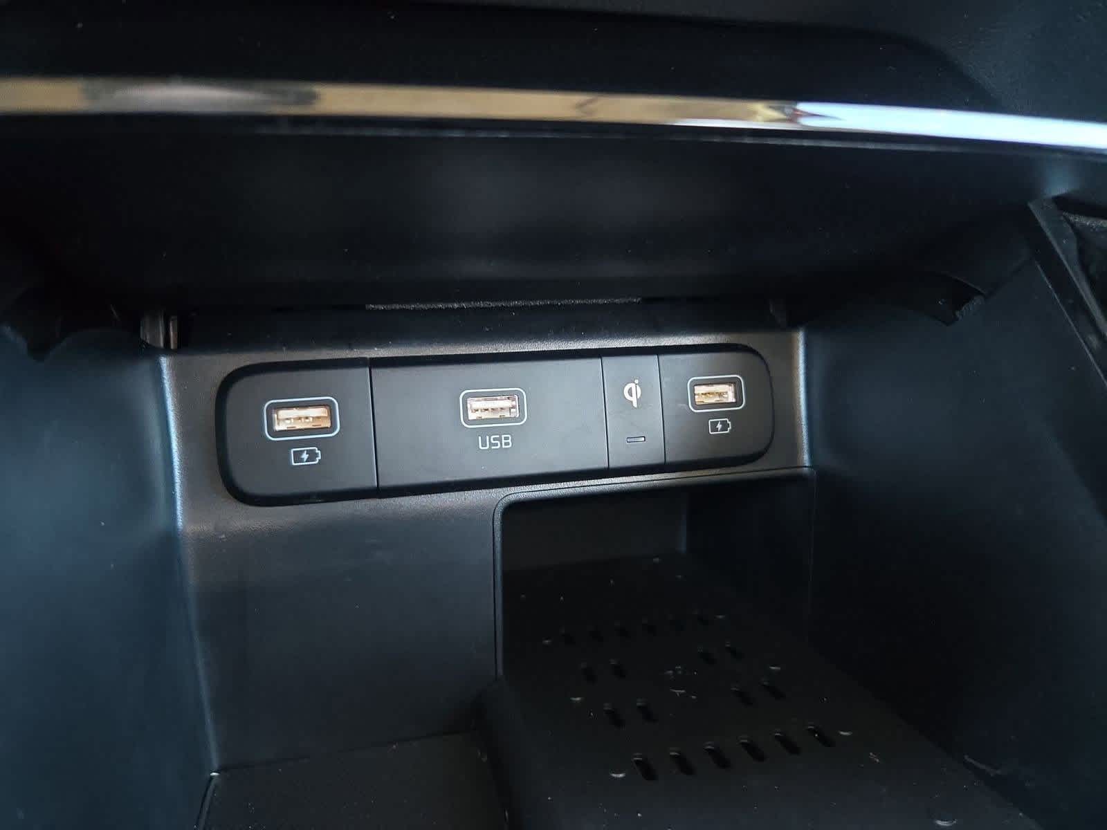 Thumbnail: 2022 Kia Sorento - 31