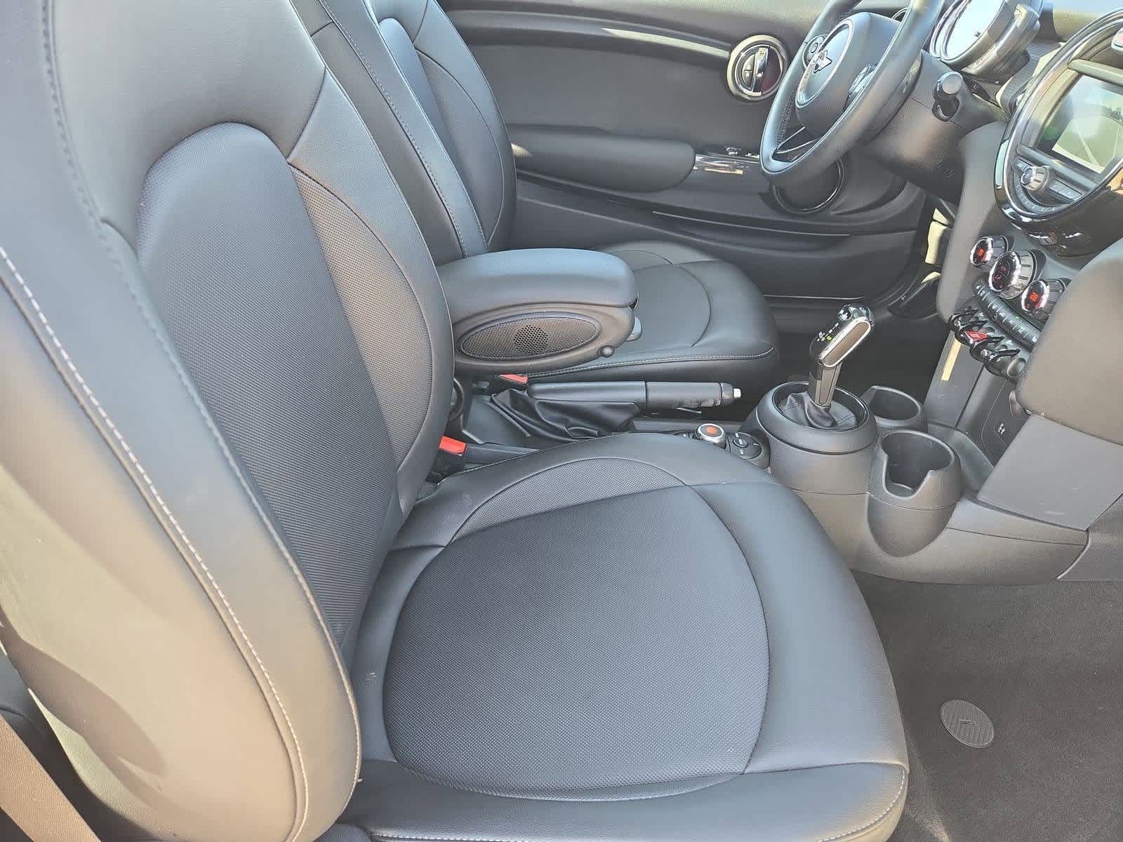 Thumbnail: 2020 MINI Cooper Hardtop - 21