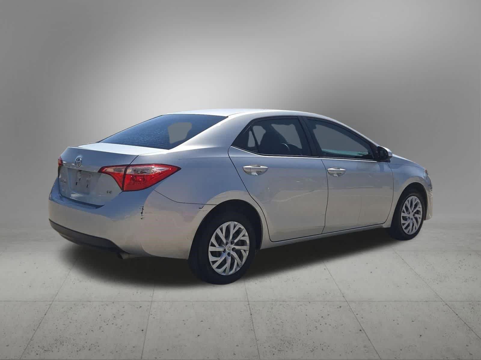 Thumbnail: 2017 Toyota Corolla - 6