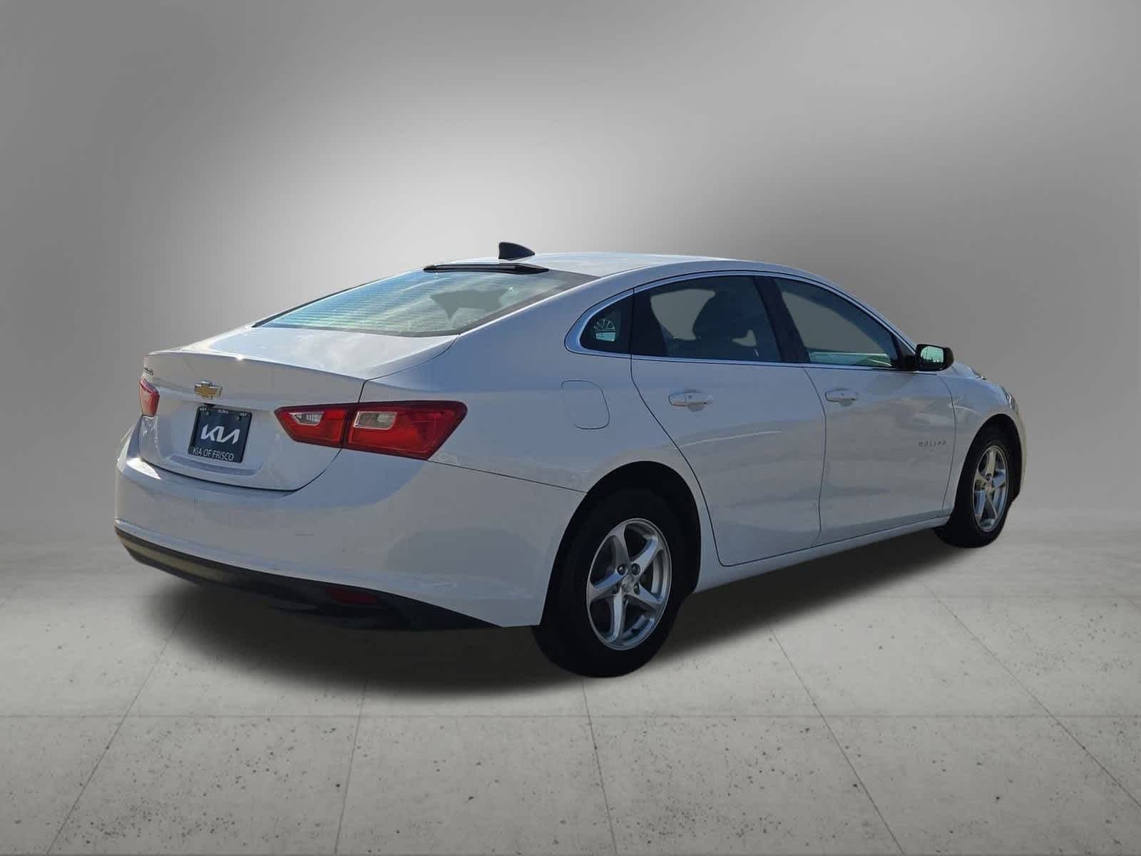 Thumbnail: 2018 Chevrolet Malibu - 6