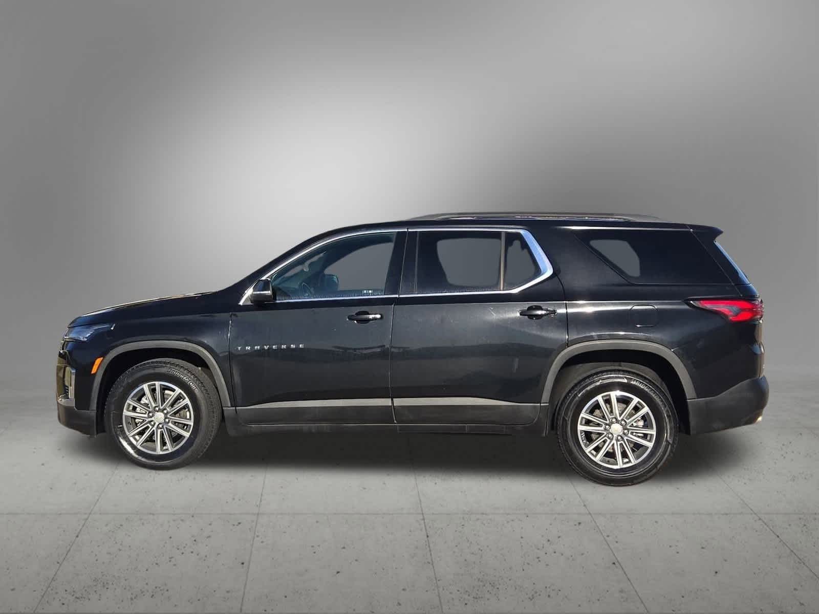 Thumbnail: 2023 Chevrolet Traverse - 3