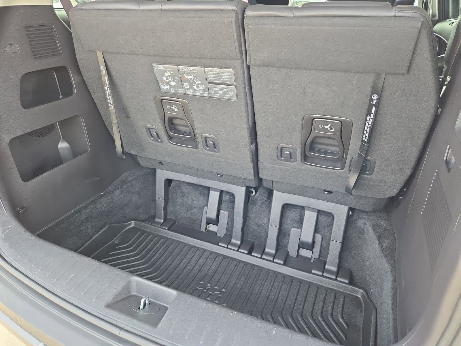 Thumbnail: 2025 Kia Carnival - 35