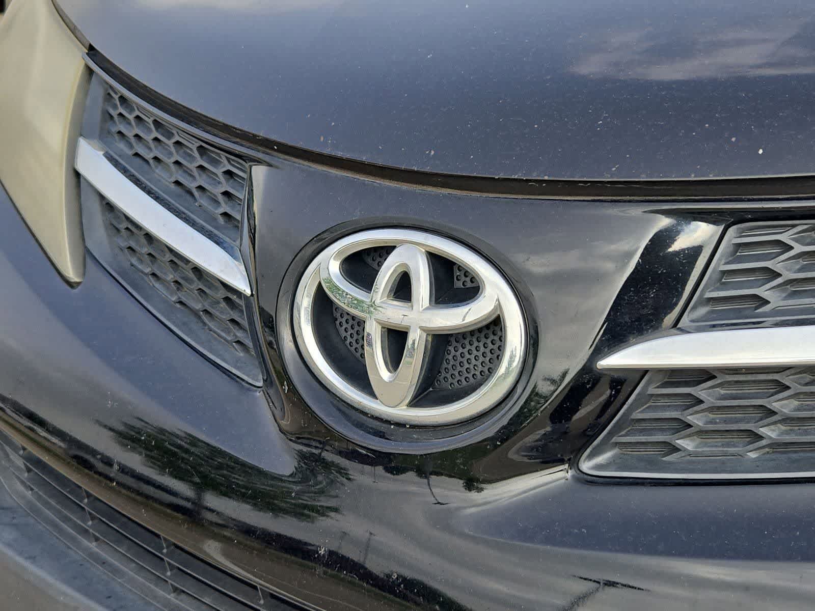 Thumbnail: 2015 Toyota RAV4 - 11