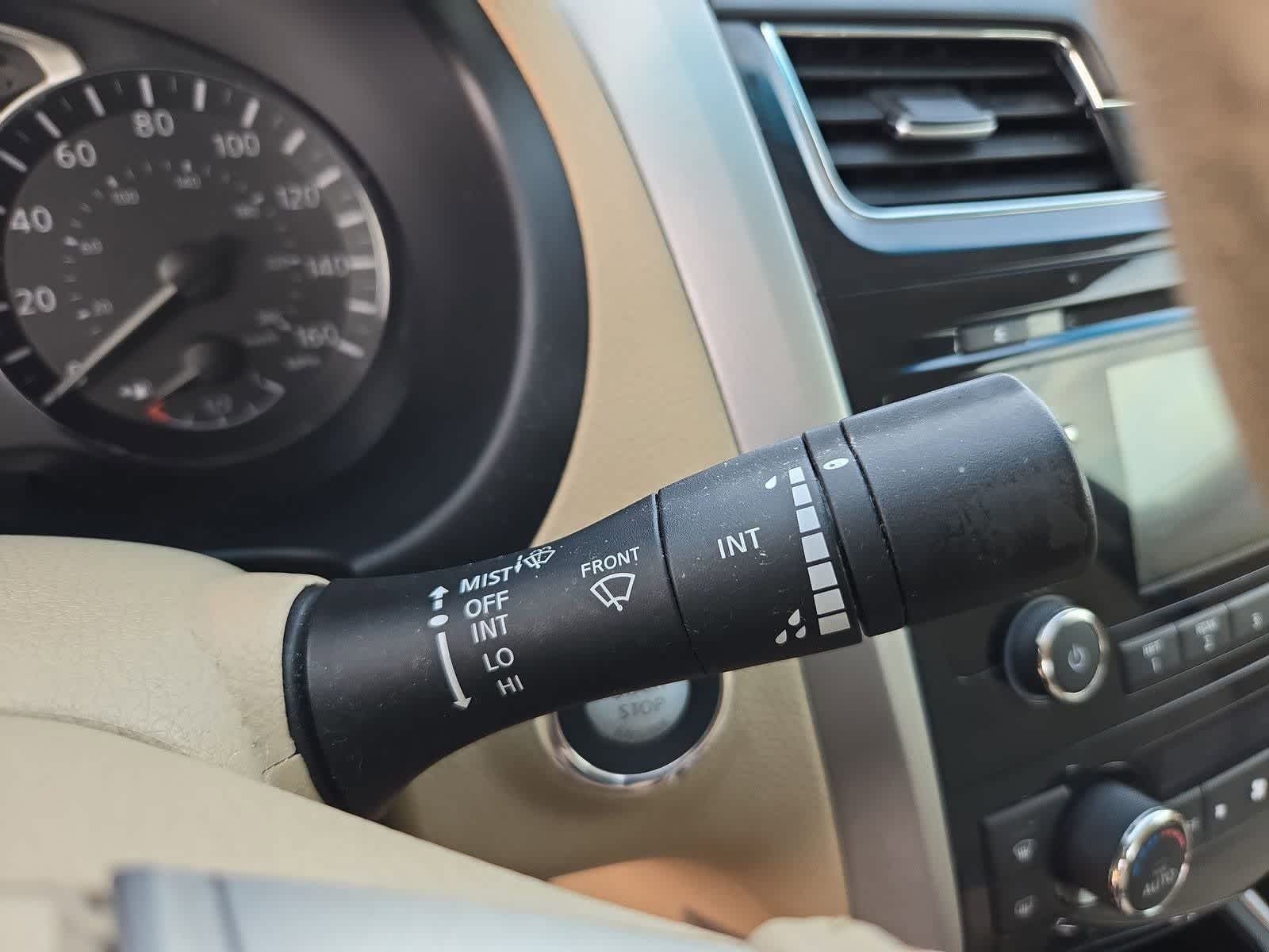 Thumbnail: 2015 Nissan Altima - 24