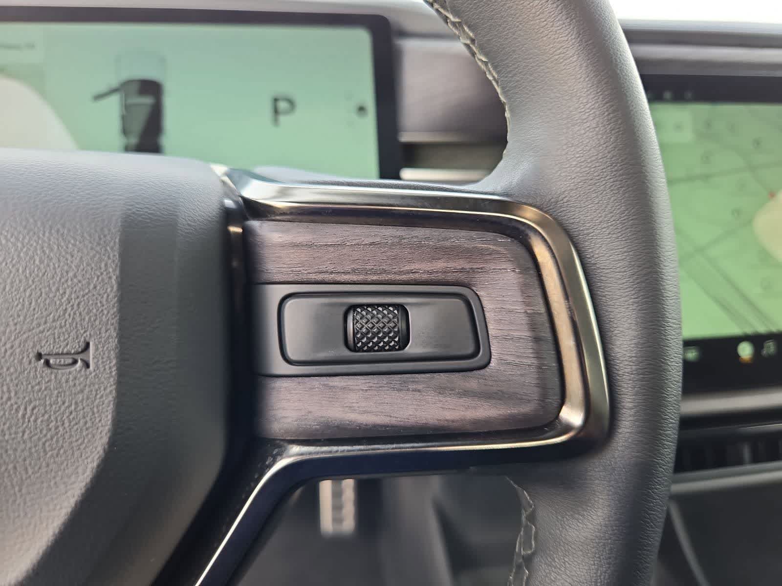 Thumbnail: 2023 Rivian R1S - 22