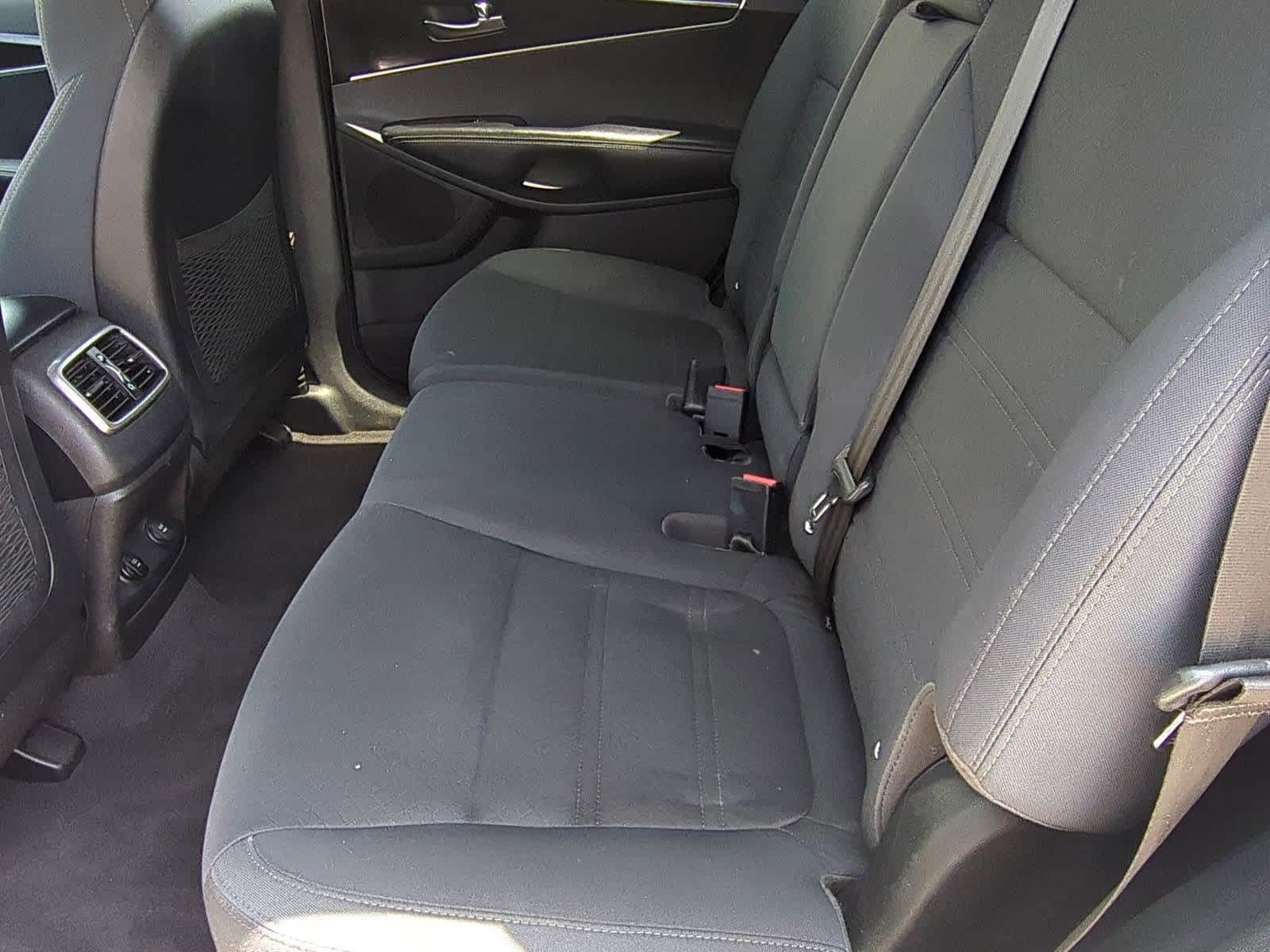 Thumbnail: 2016 Kia Sorento - 18