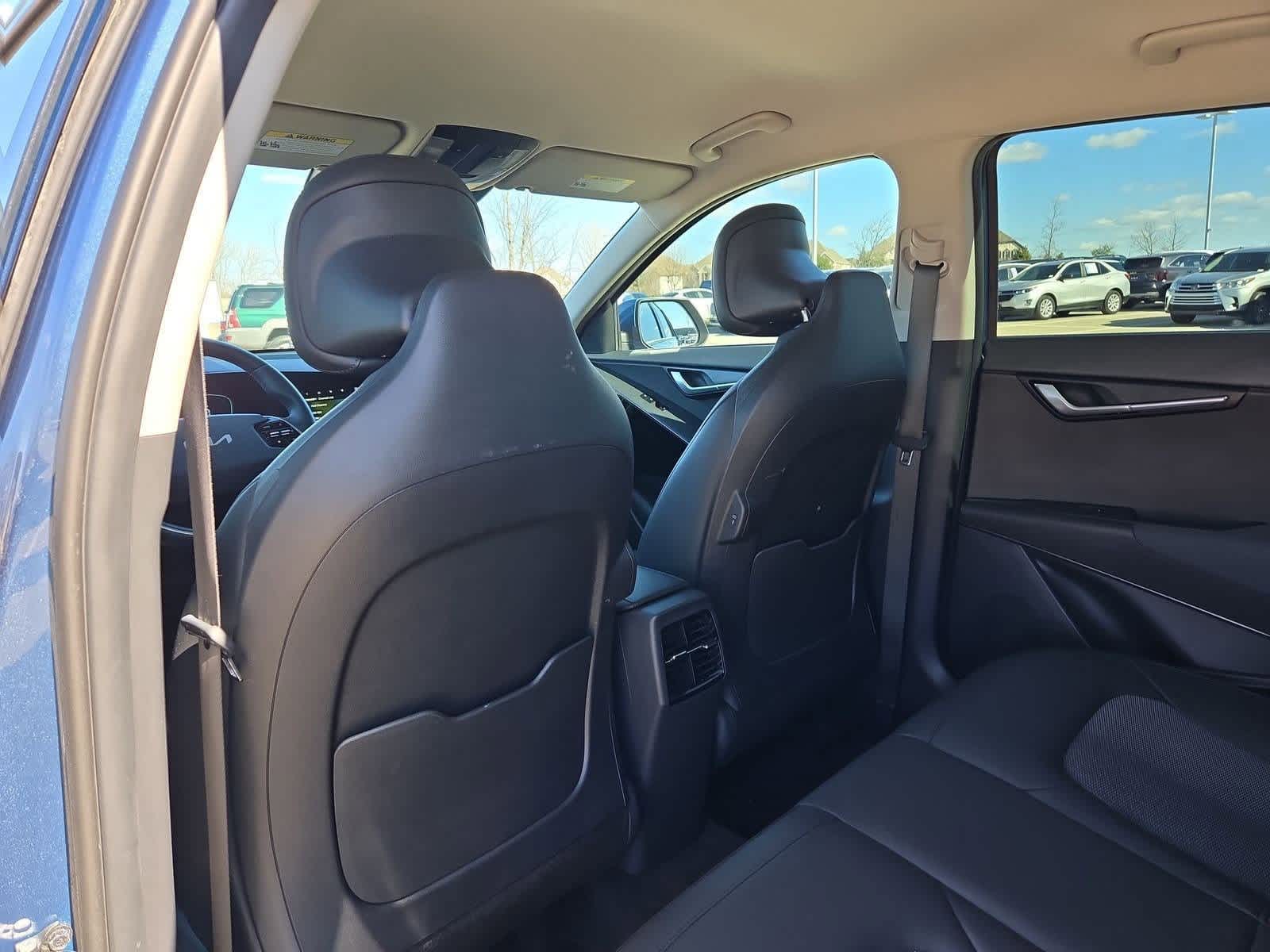 Thumbnail: 2023 Kia Niro - 17