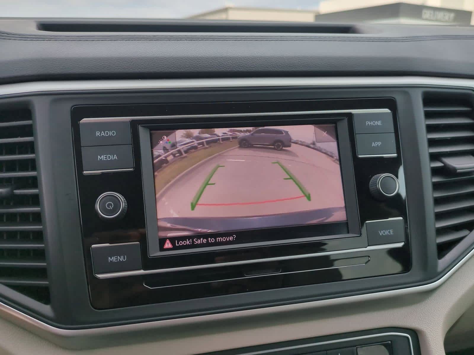 Thumbnail: 2022 Volkswagen Atlas - 27