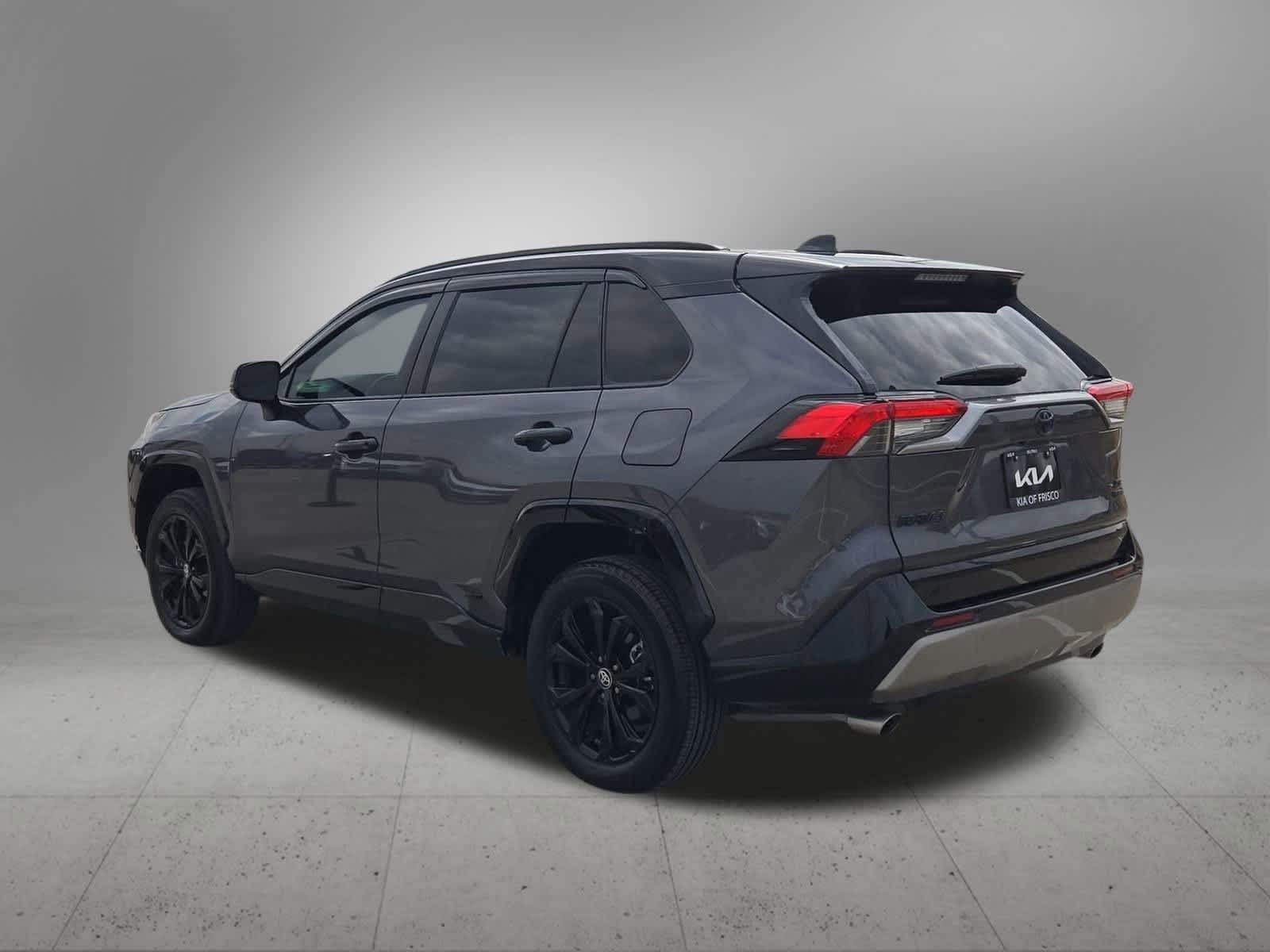 Thumbnail: 2022 Toyota RAV4 - 4