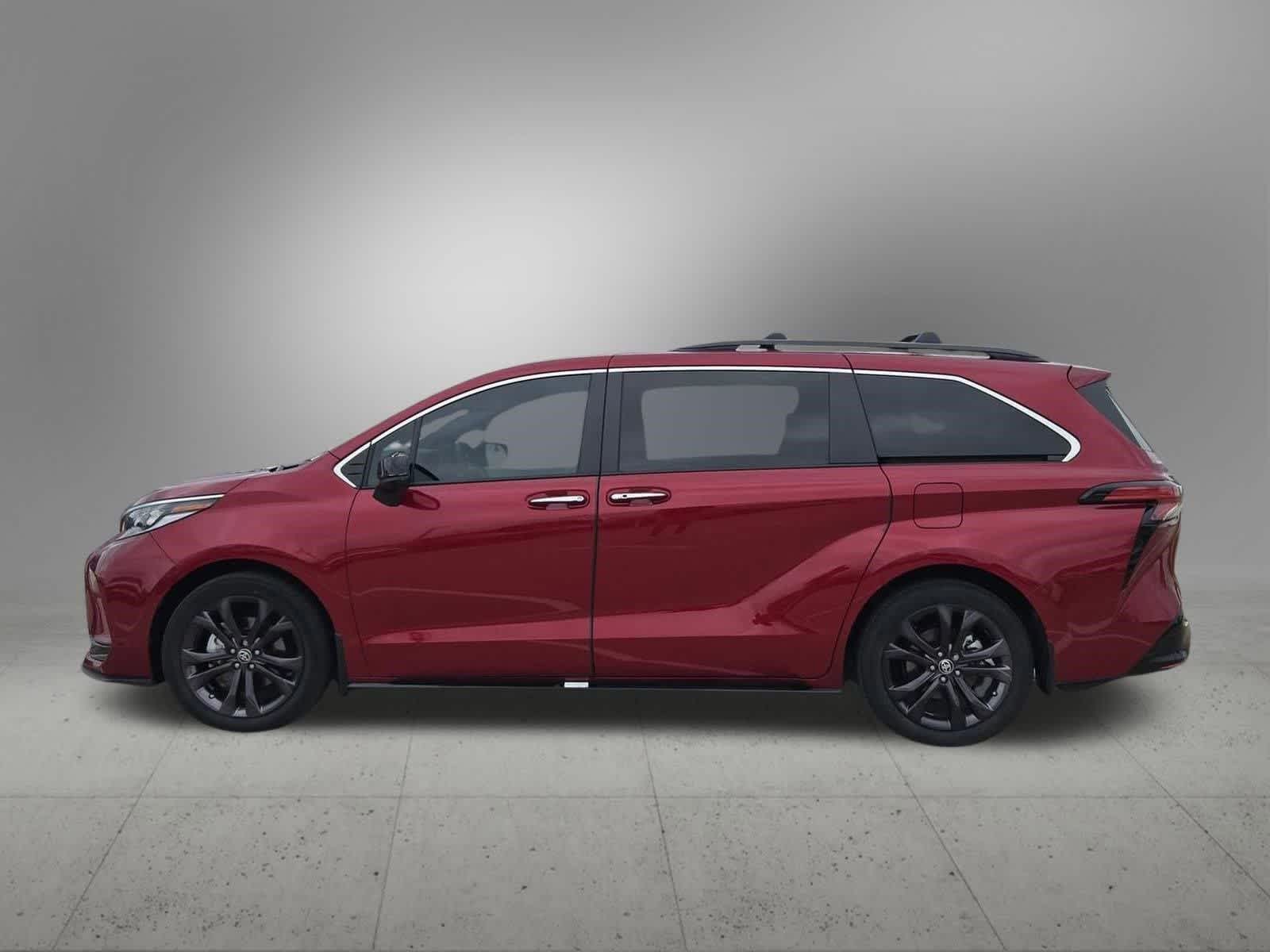 Thumbnail: 2022 Toyota Sienna - 3