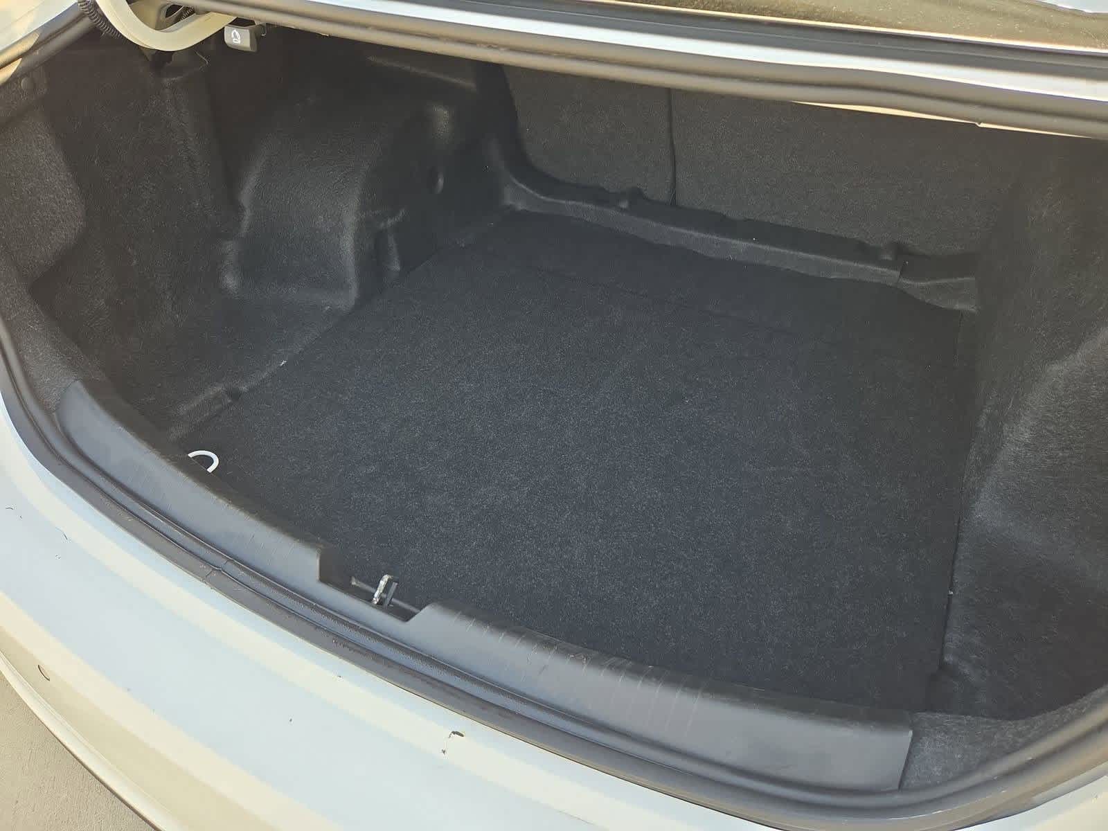 Thumbnail: 2022 Chevrolet Malibu - 31