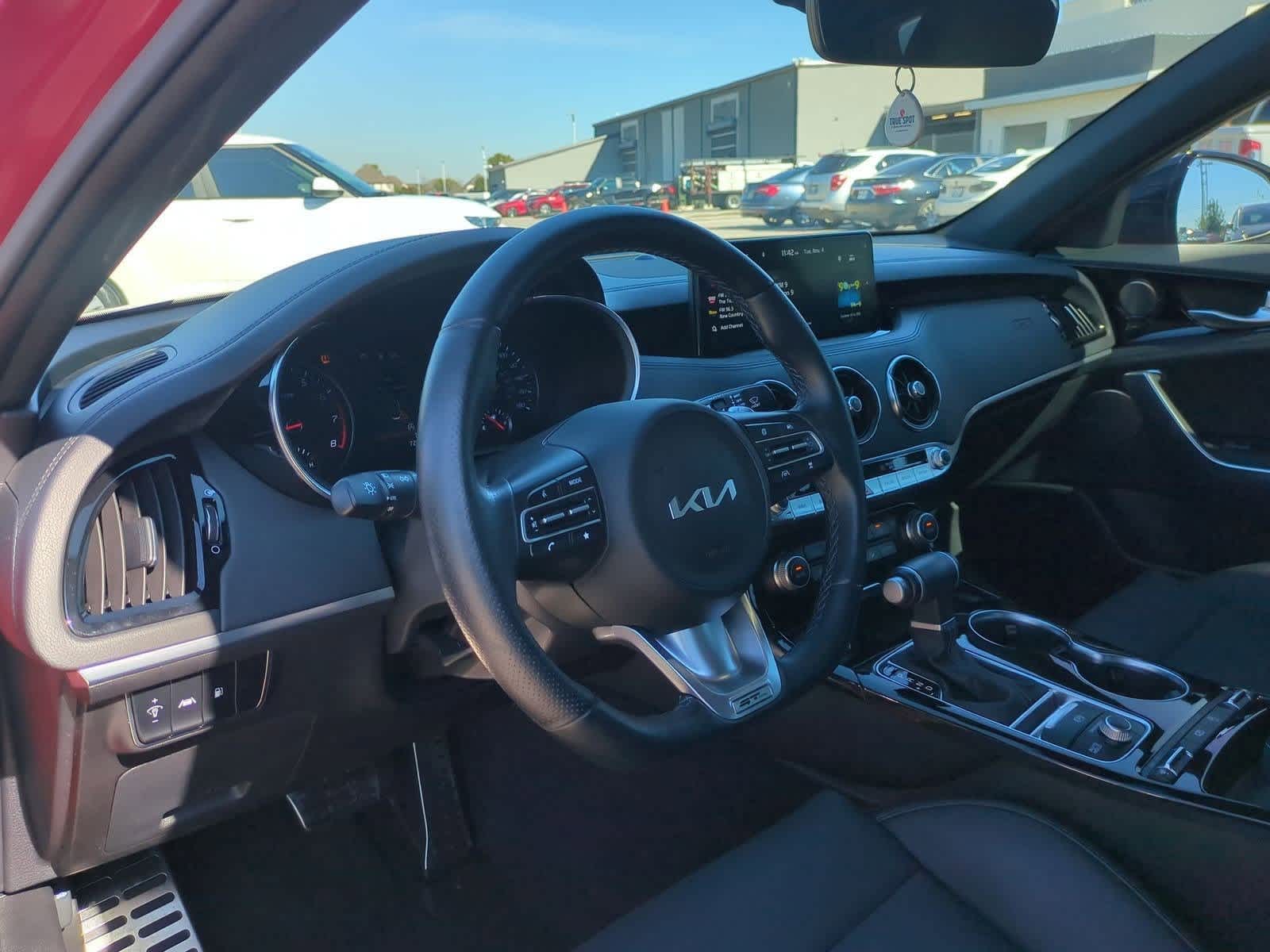 Thumbnail: 2023 Kia Stinger - 2