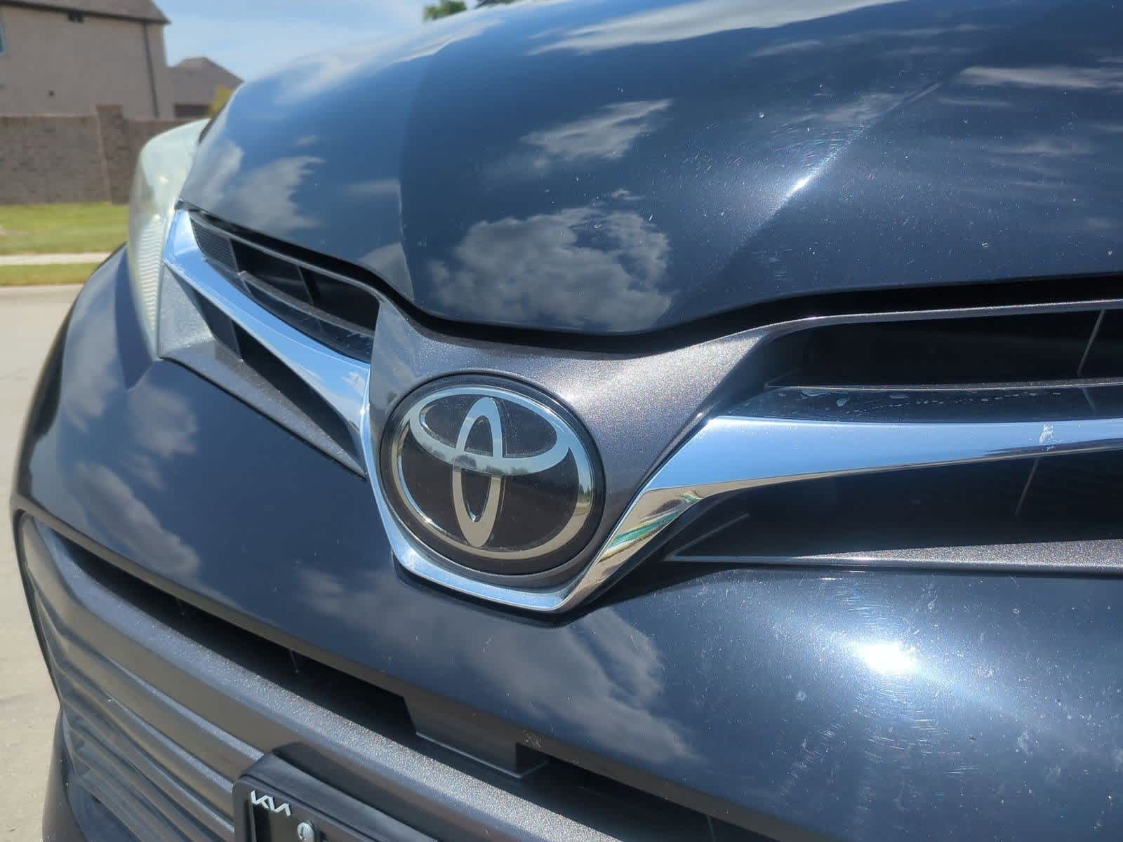 Thumbnail: 2019 Toyota Sienna - 11