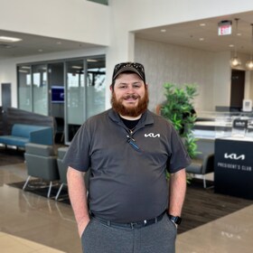 Staff member Peter Gabriel from ID_0cc7f7cc2643