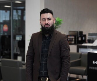 Staff member Arian Haghighat from ID_37107ff64332