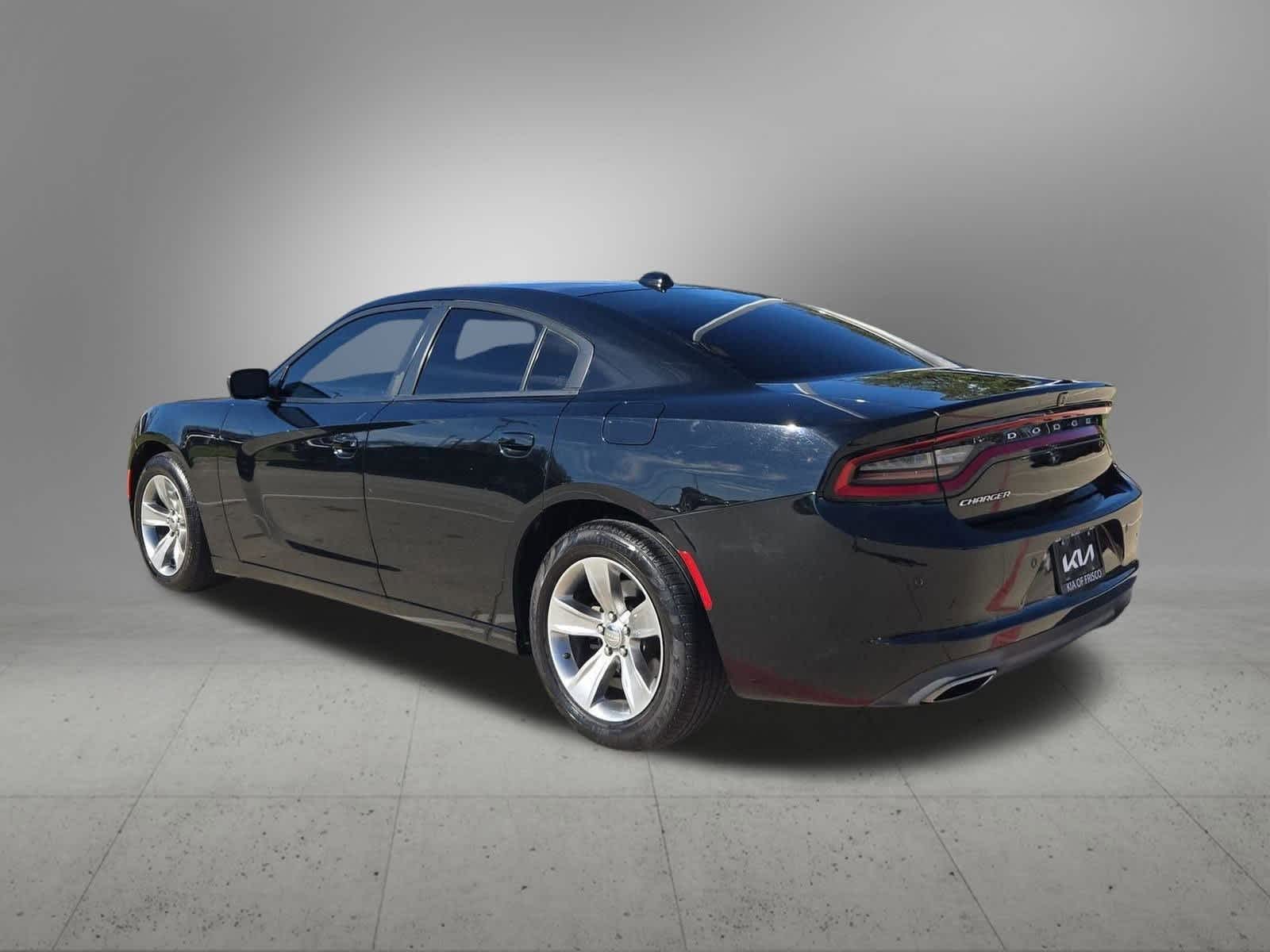 2018 Dodge Charger SXT Plus photo 3