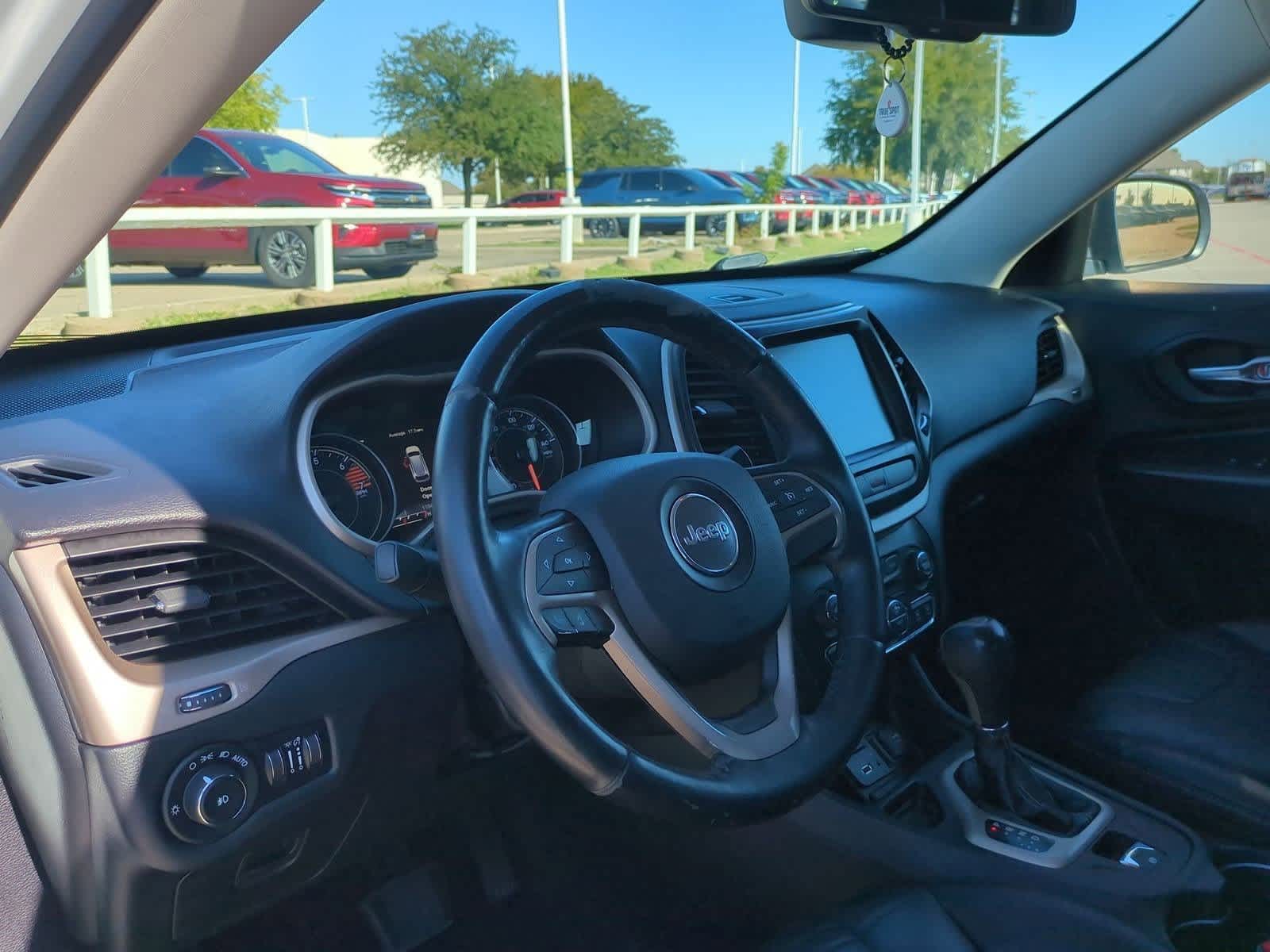 2016 Jeep Cherokee Limited photo 2