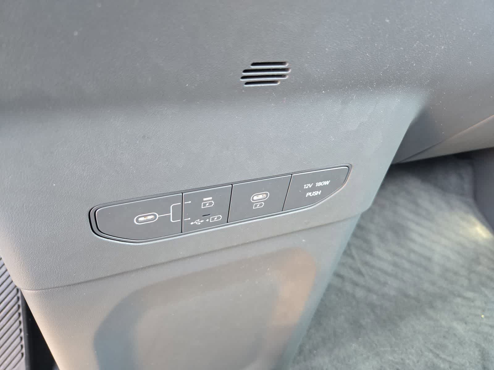 Thumbnail: 2024 Kia EV9 - 29