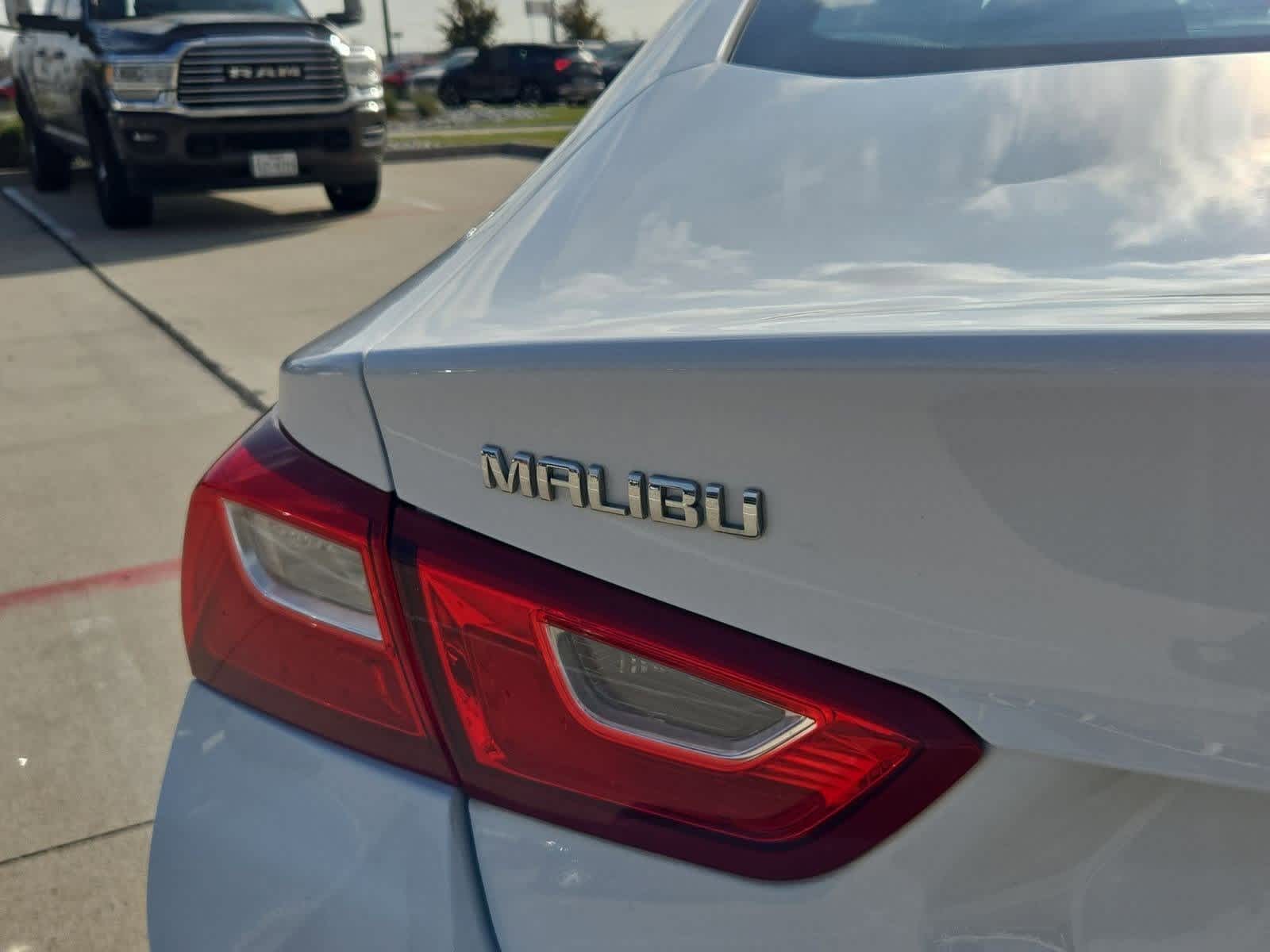 Thumbnail: 2022 Chevrolet Malibu - 11