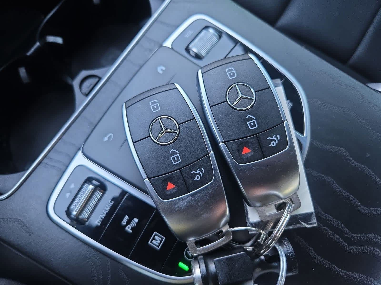 Thumbnail: 2022 Mercedes-Benz GLC - 31