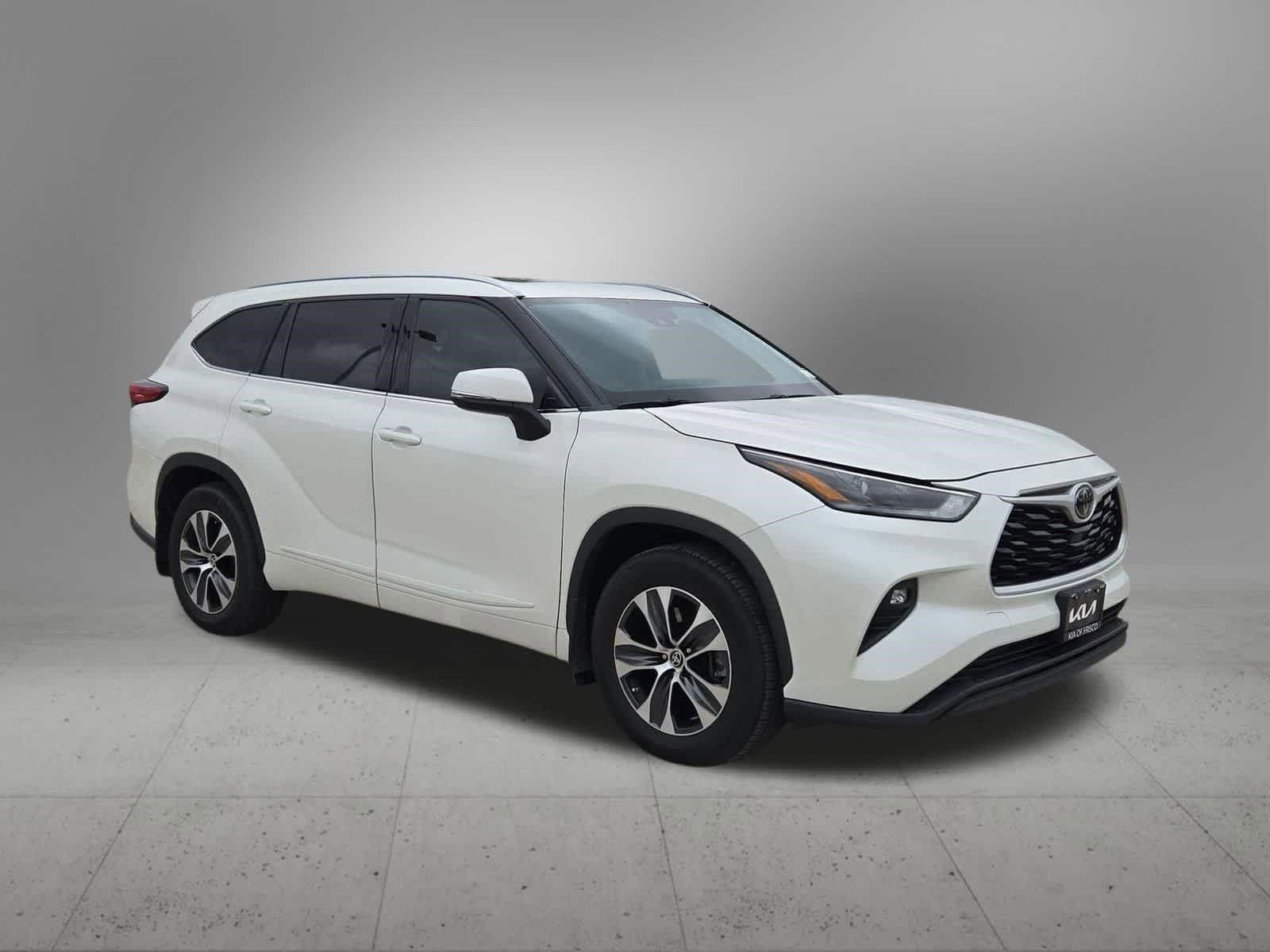 Thumbnail: 2021 Toyota Highlander - 8