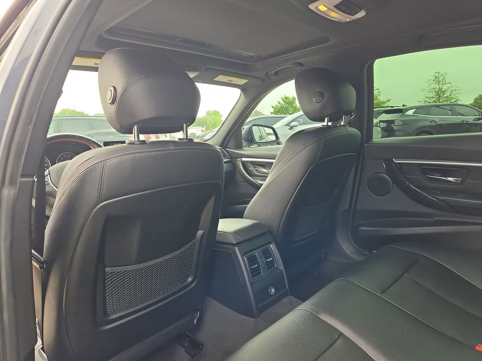 Thumbnail: 2016 BMW 3 Series - 17