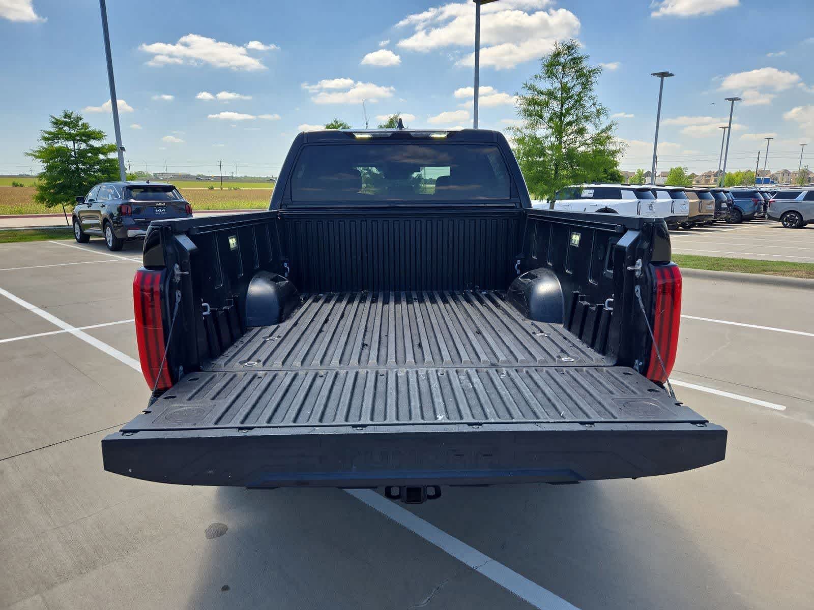 Thumbnail: 2022 Toyota Tundra - 32