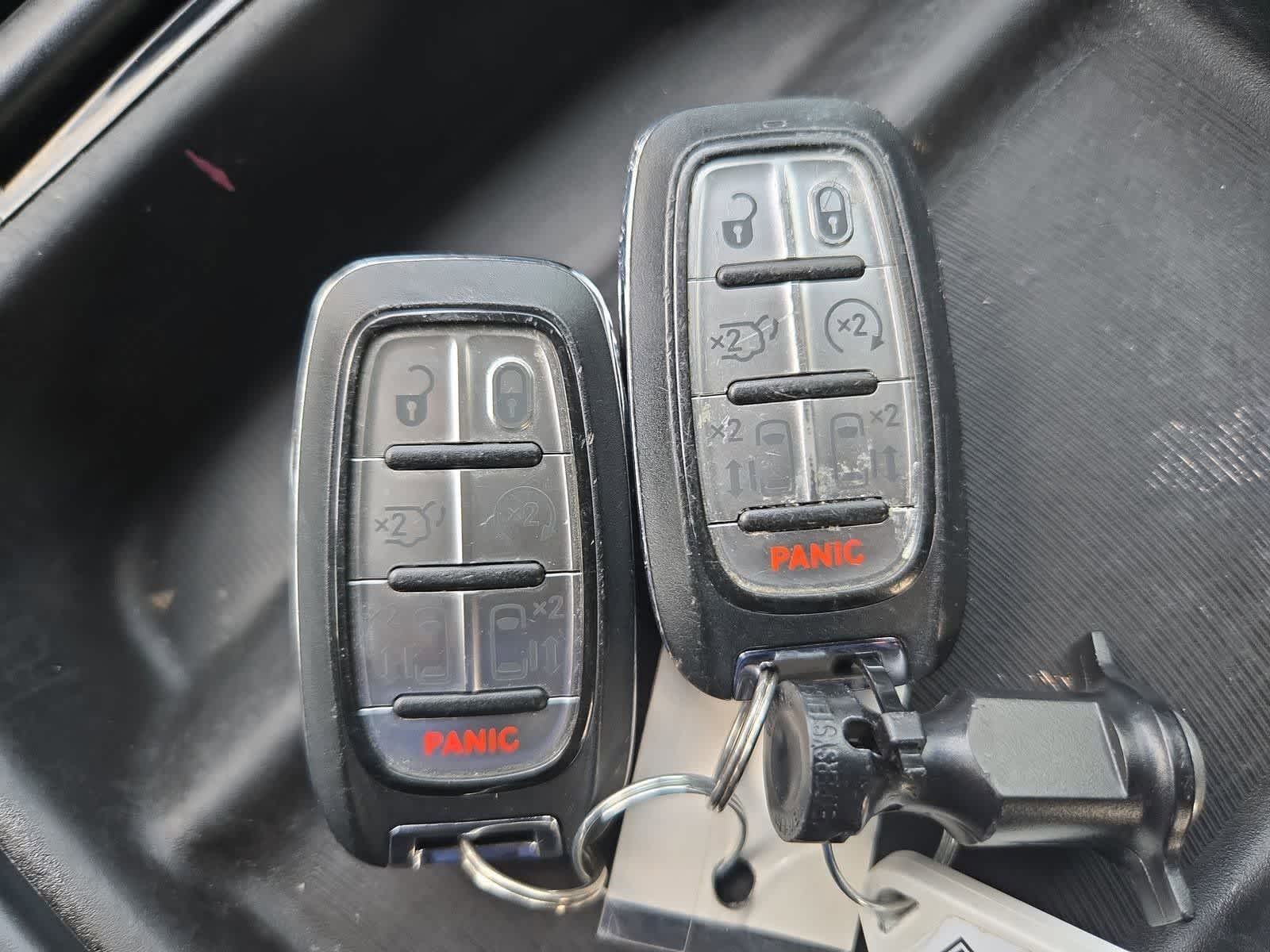 Thumbnail: 2021 Chrysler Pacifica - 31