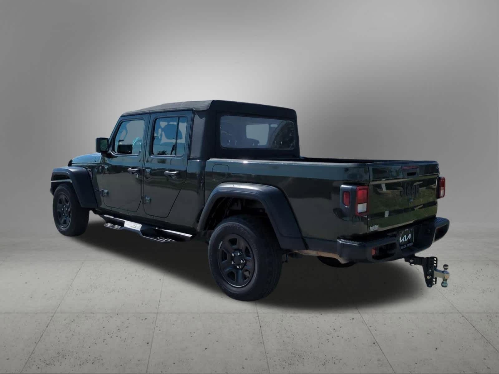 2022 Jeep Gladiator Sport photo 2
