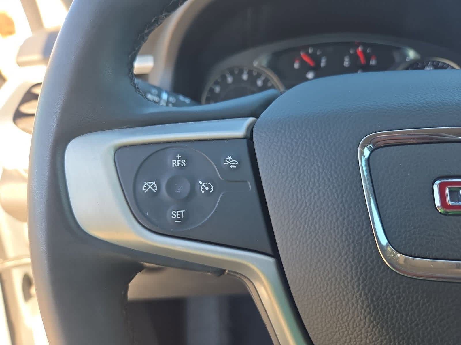 Thumbnail: 2023 GMC Acadia - 22