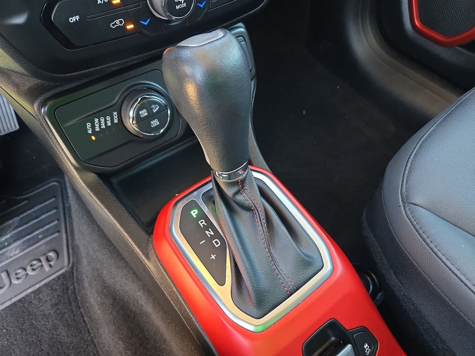 Thumbnail: 2021 Jeep Renegade - 30