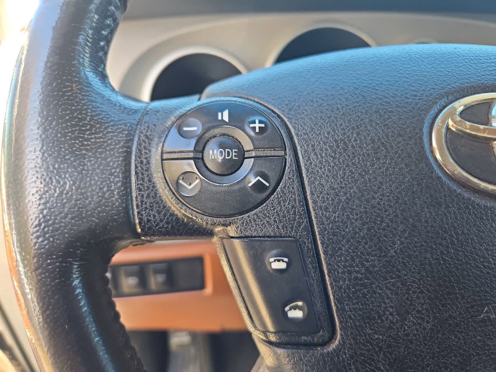 Thumbnail: 2011 Toyota Sequoia - 25