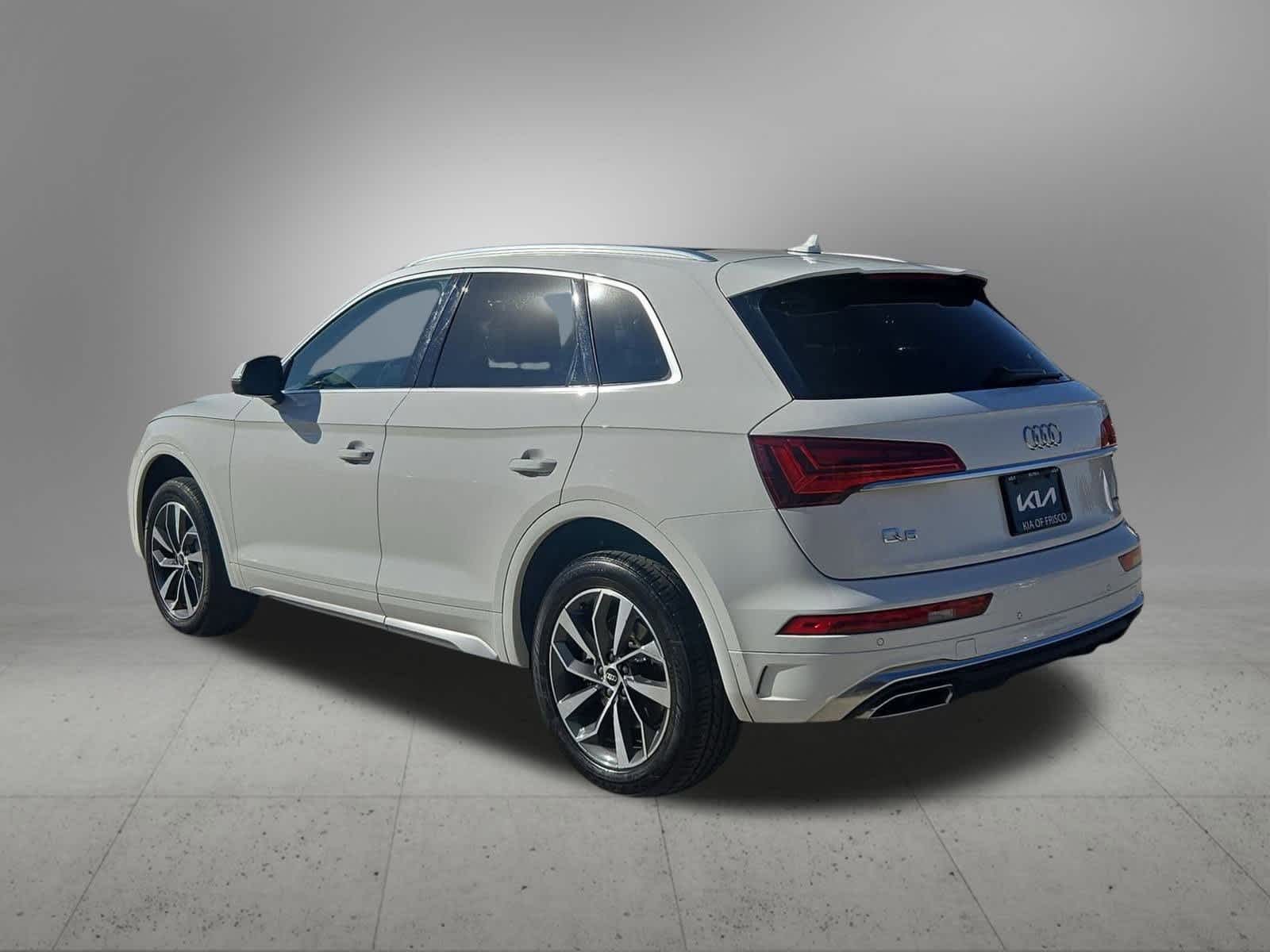 Thumbnail: 2023 Audi Q5 - 4