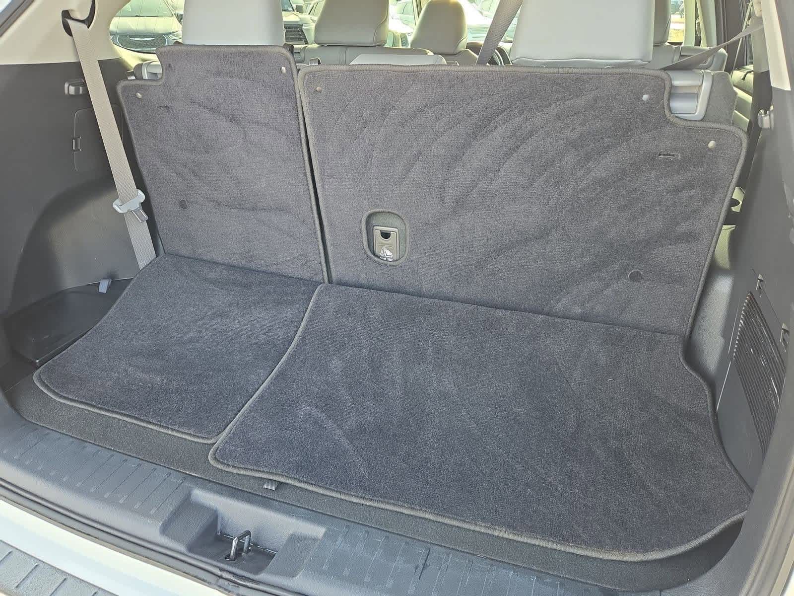 Thumbnail: 2021 Toyota Highlander - 33