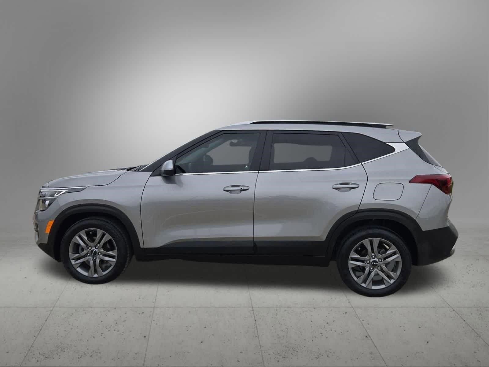 Thumbnail: 2023 Kia Seltos - 3