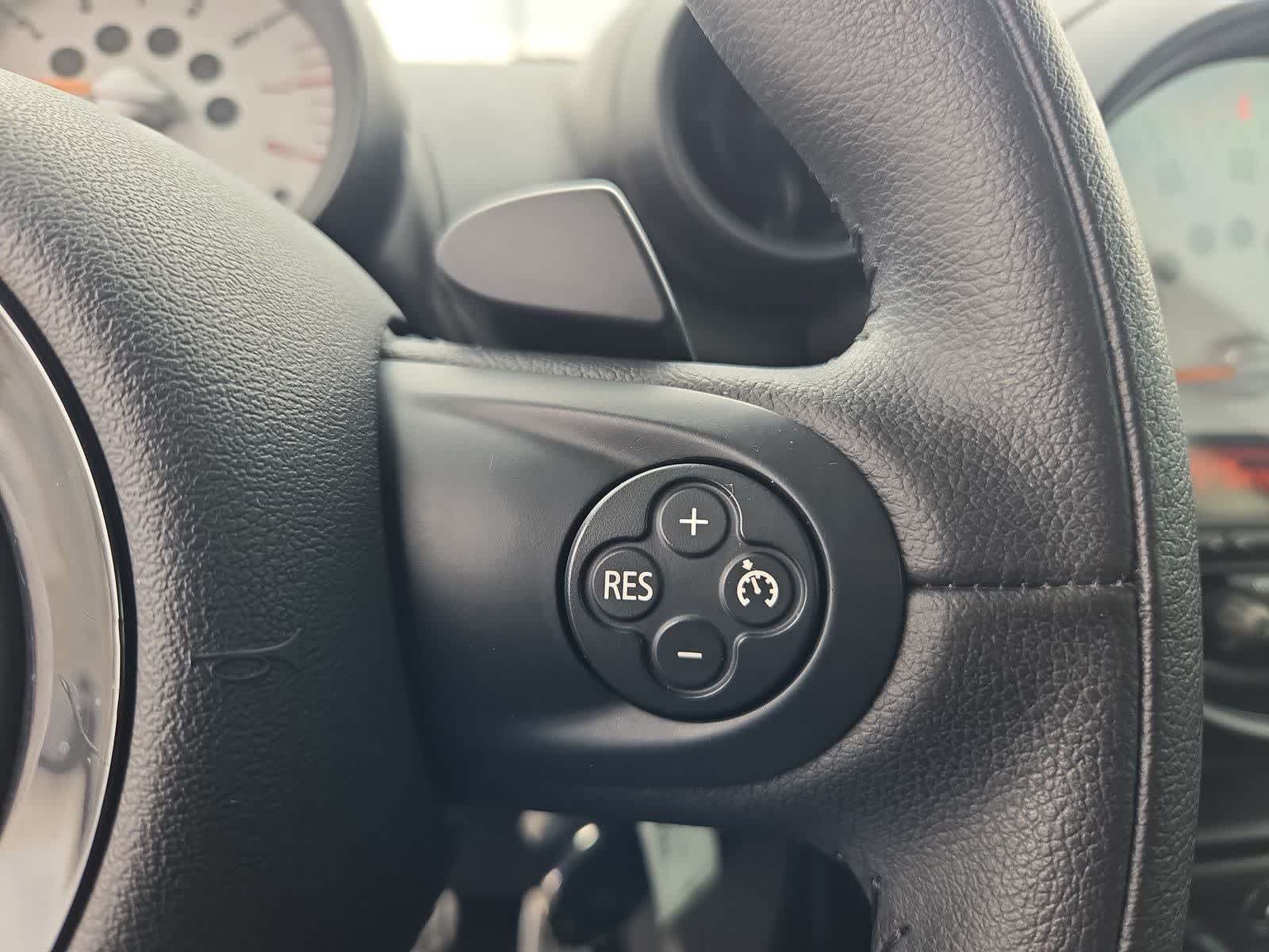 Thumbnail: 2014 MINI Cooper Countryman - 23
