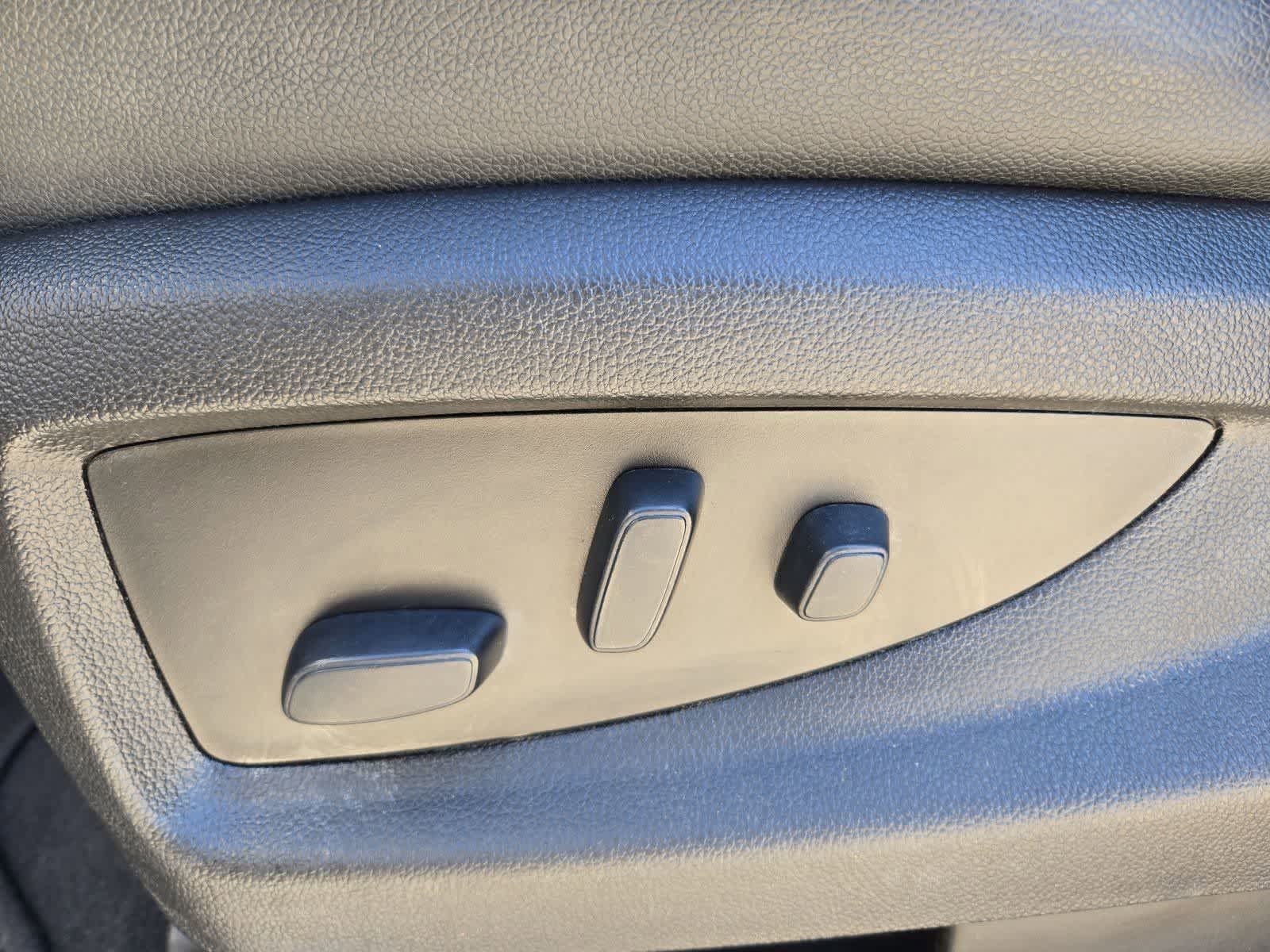 Thumbnail: 2019 Chevrolet Tahoe - 15