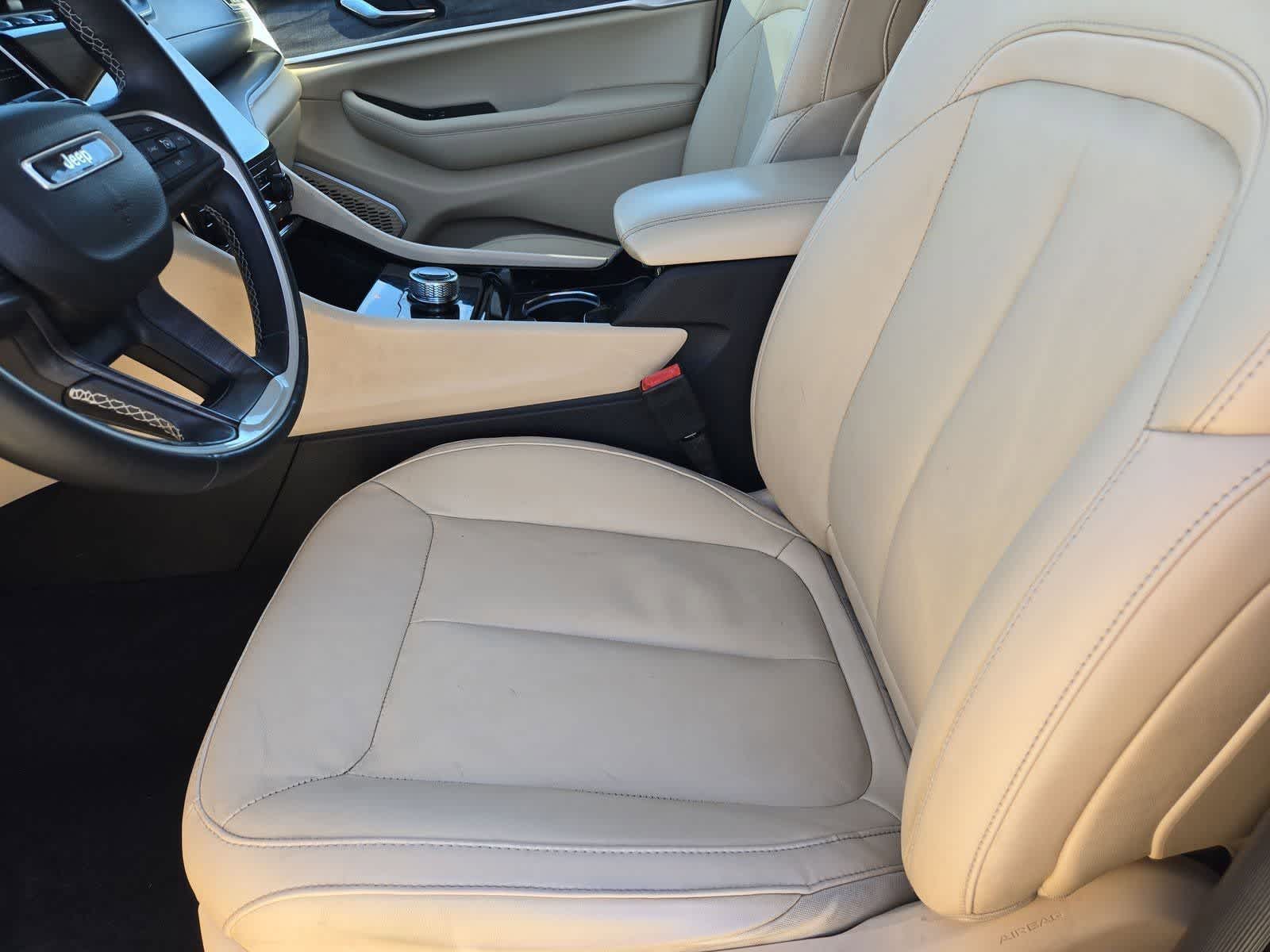 Thumbnail: 2022 Jeep Grand Cherokee - 14