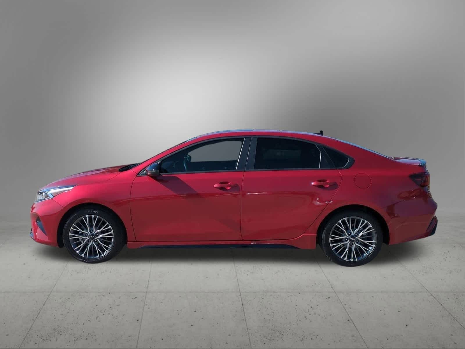 2024 Kia Forte GT-Line photo 3