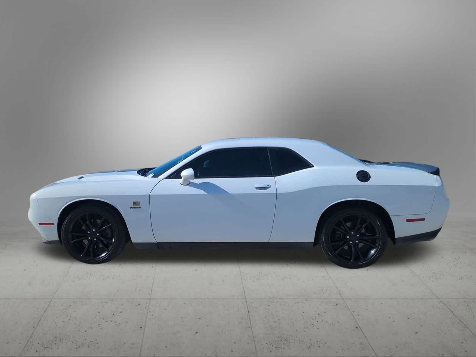 Thumbnail: 2016 Dodge Challenger - 3