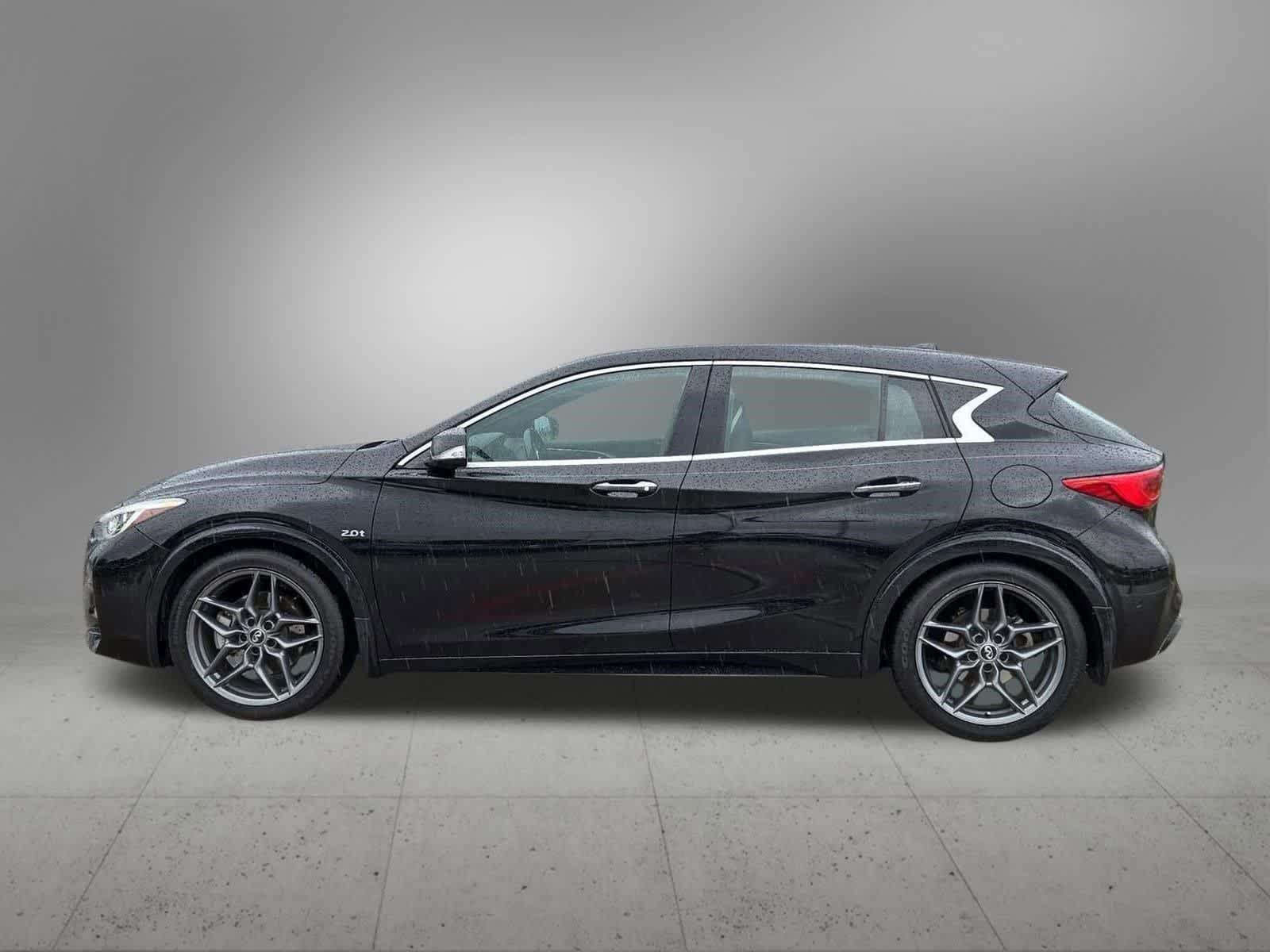Thumbnail: 2017 INFINITI QX30 - 3