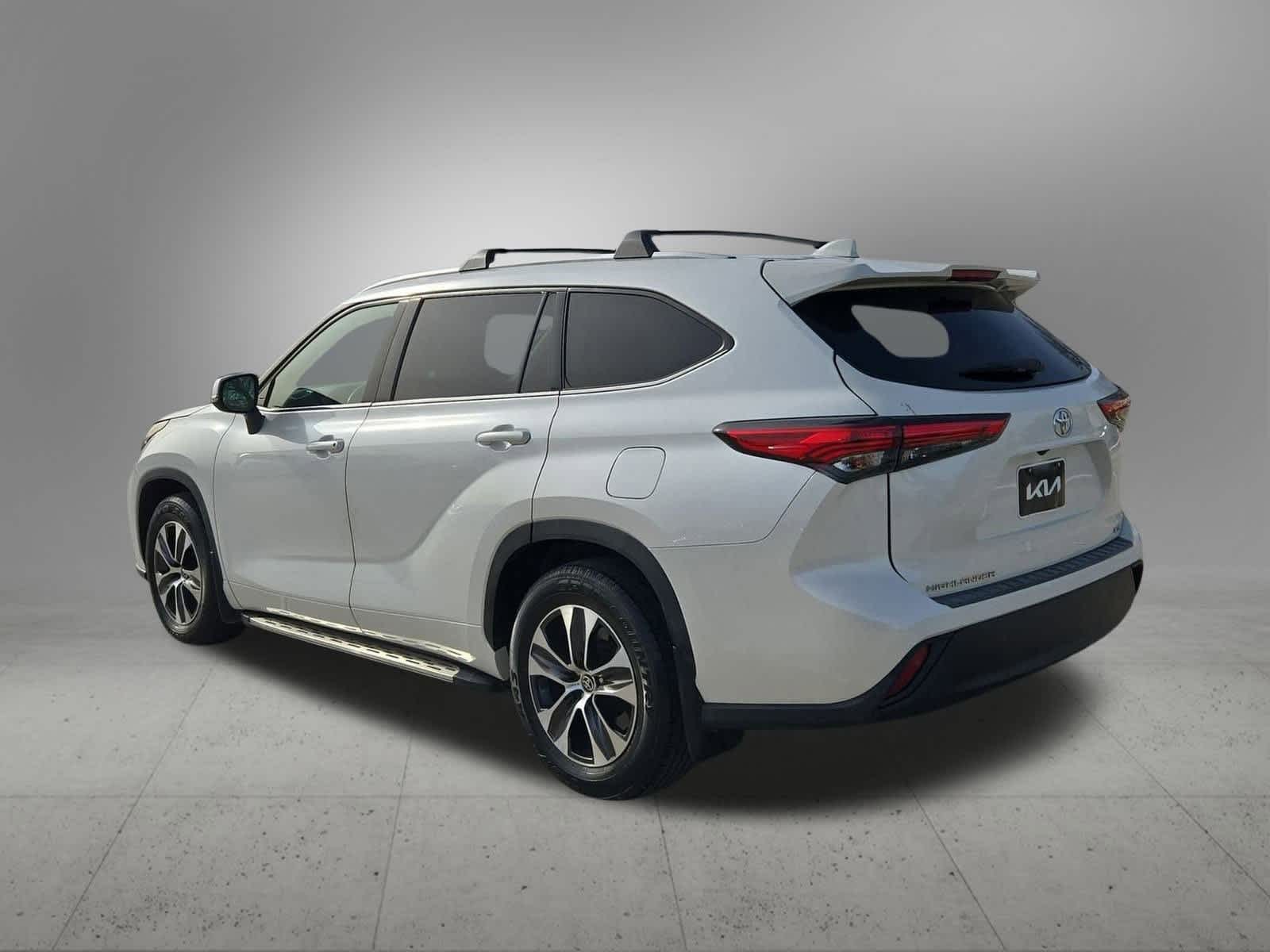 Thumbnail: 2021 Toyota Highlander - 4