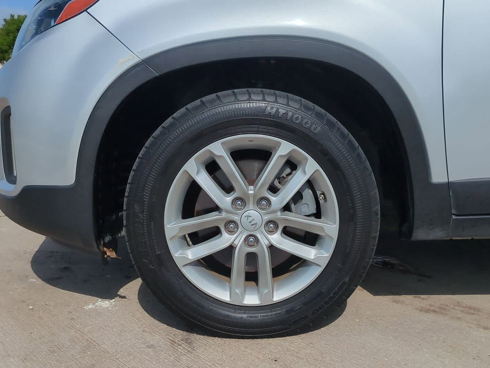 Thumbnail: 2014 Kia Sorento - 12