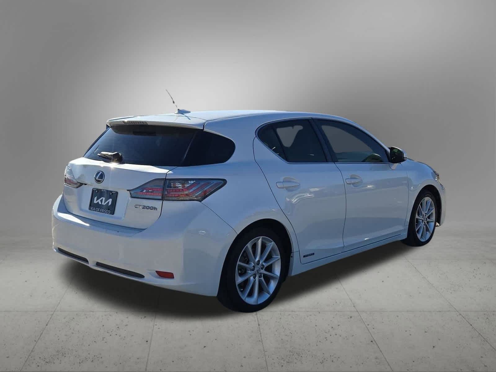 Thumbnail: 2013 Lexus CT - 6