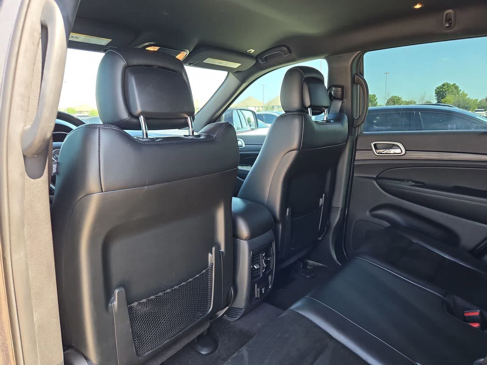 Thumbnail: 2019 Jeep Grand Cherokee - 16