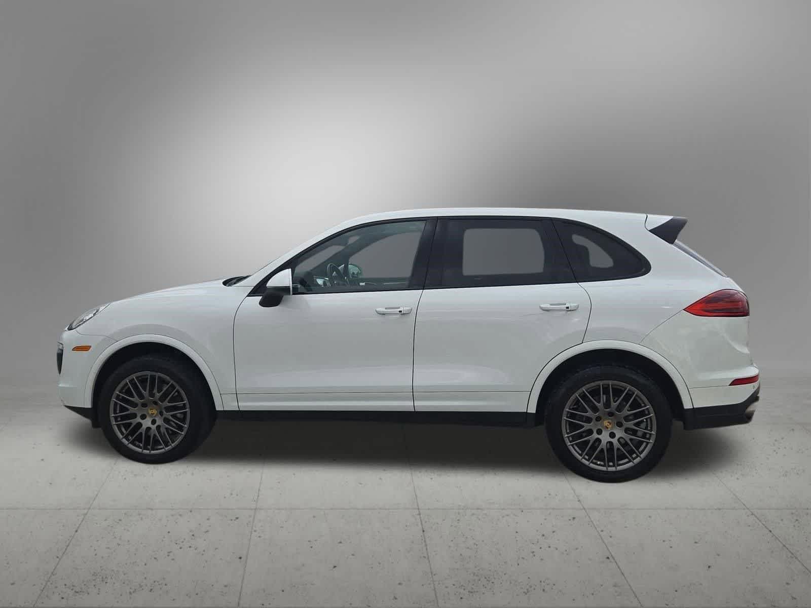 Thumbnail: 2017 Porsche Cayenne - 3