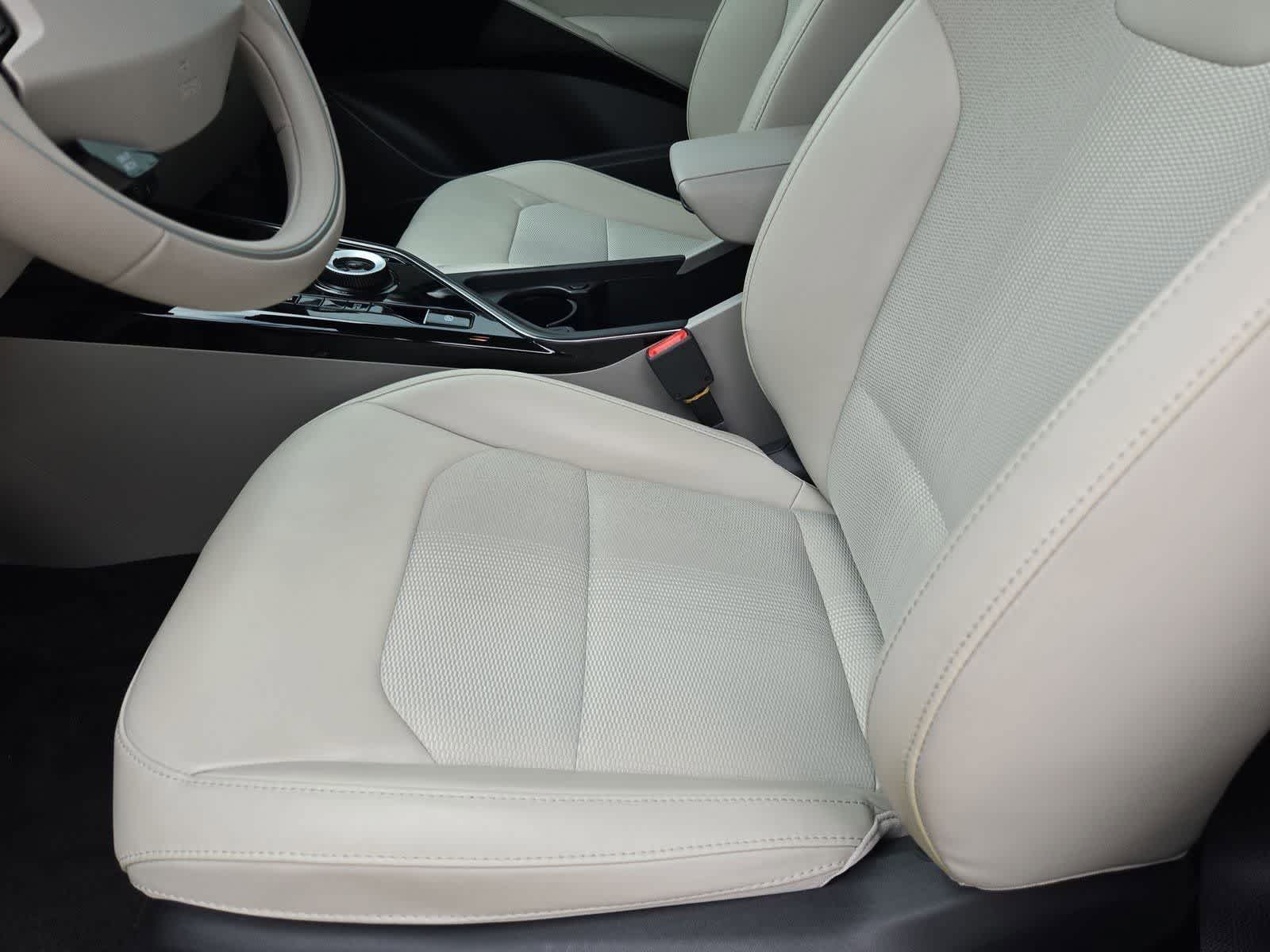 Thumbnail: 2023 Kia Niro - 14