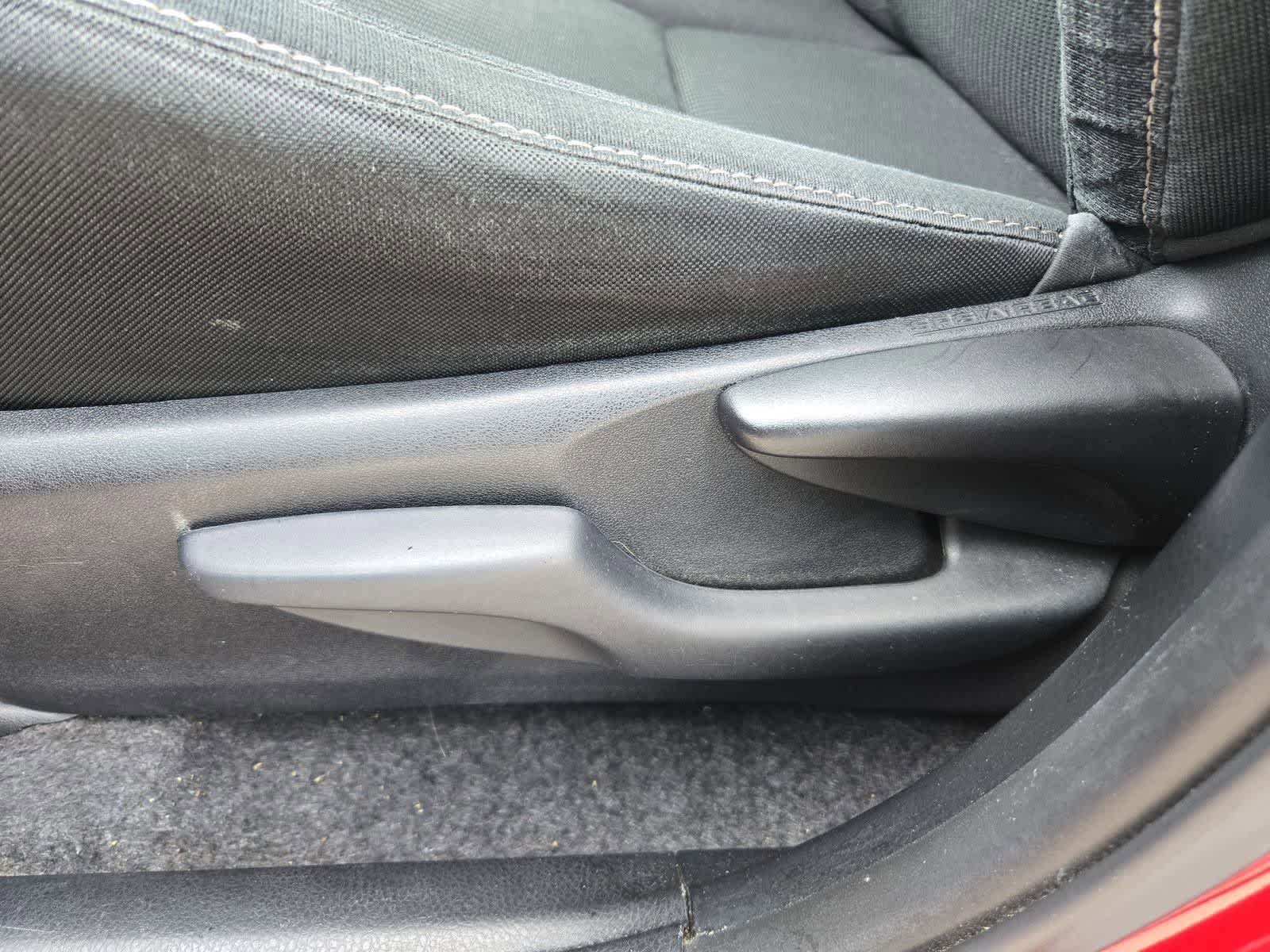 Thumbnail: 2014 Toyota RAV4 - 16