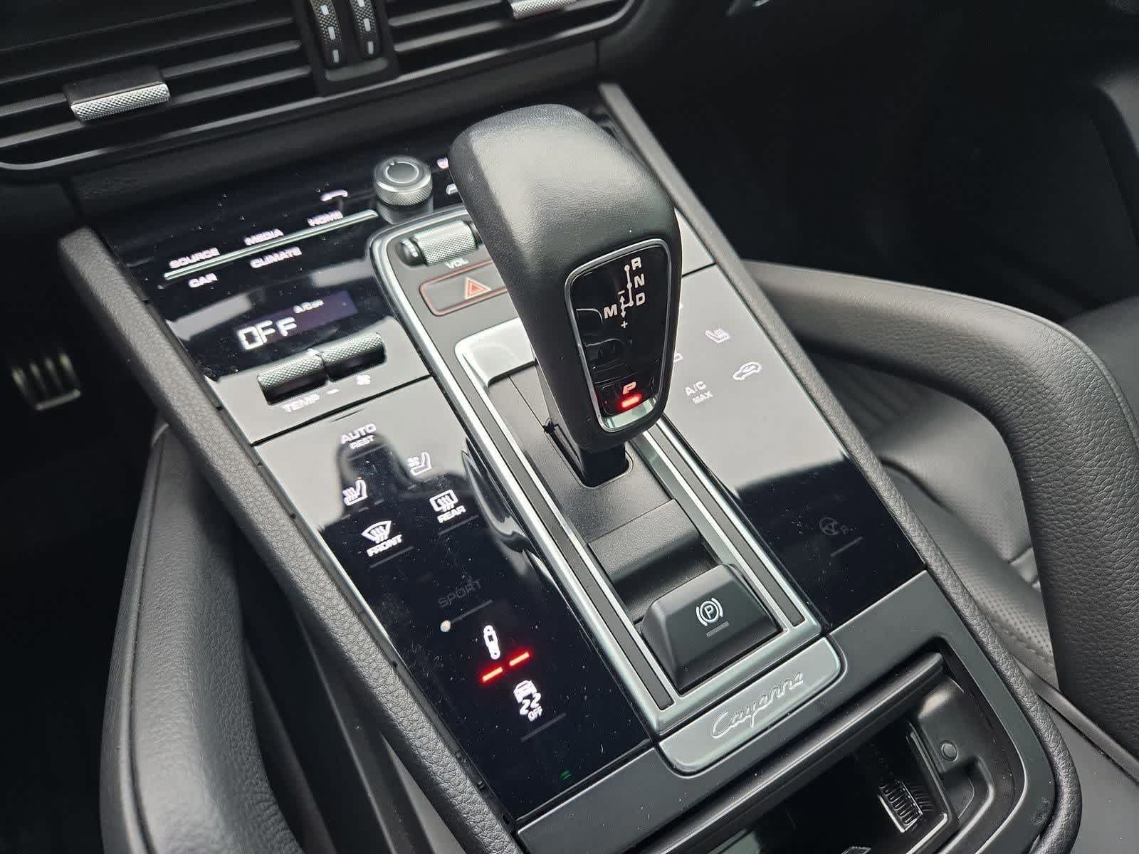 Thumbnail: 2022 Porsche Cayenne - 30