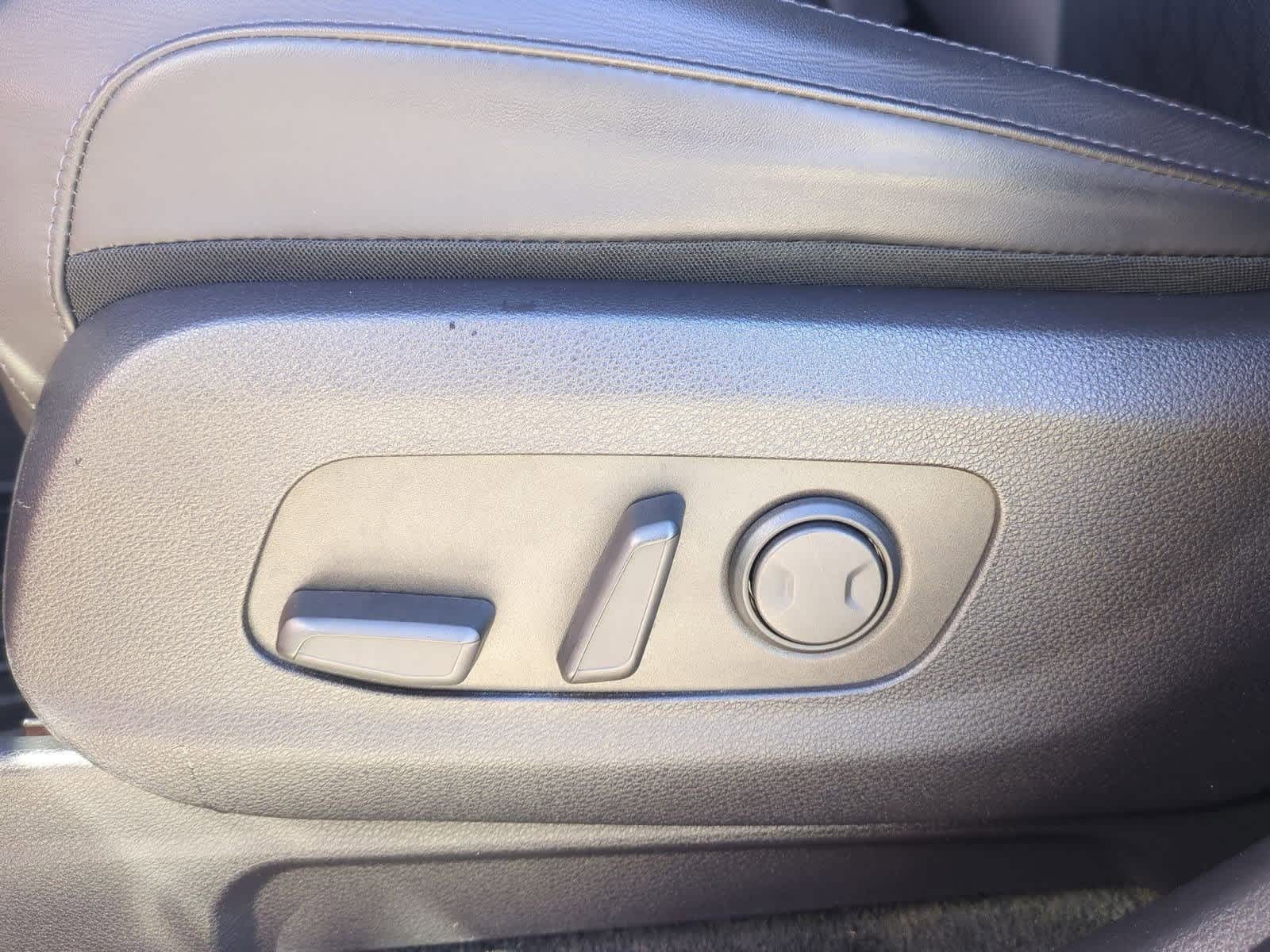 Thumbnail: 2024 Kia Carnival - 16